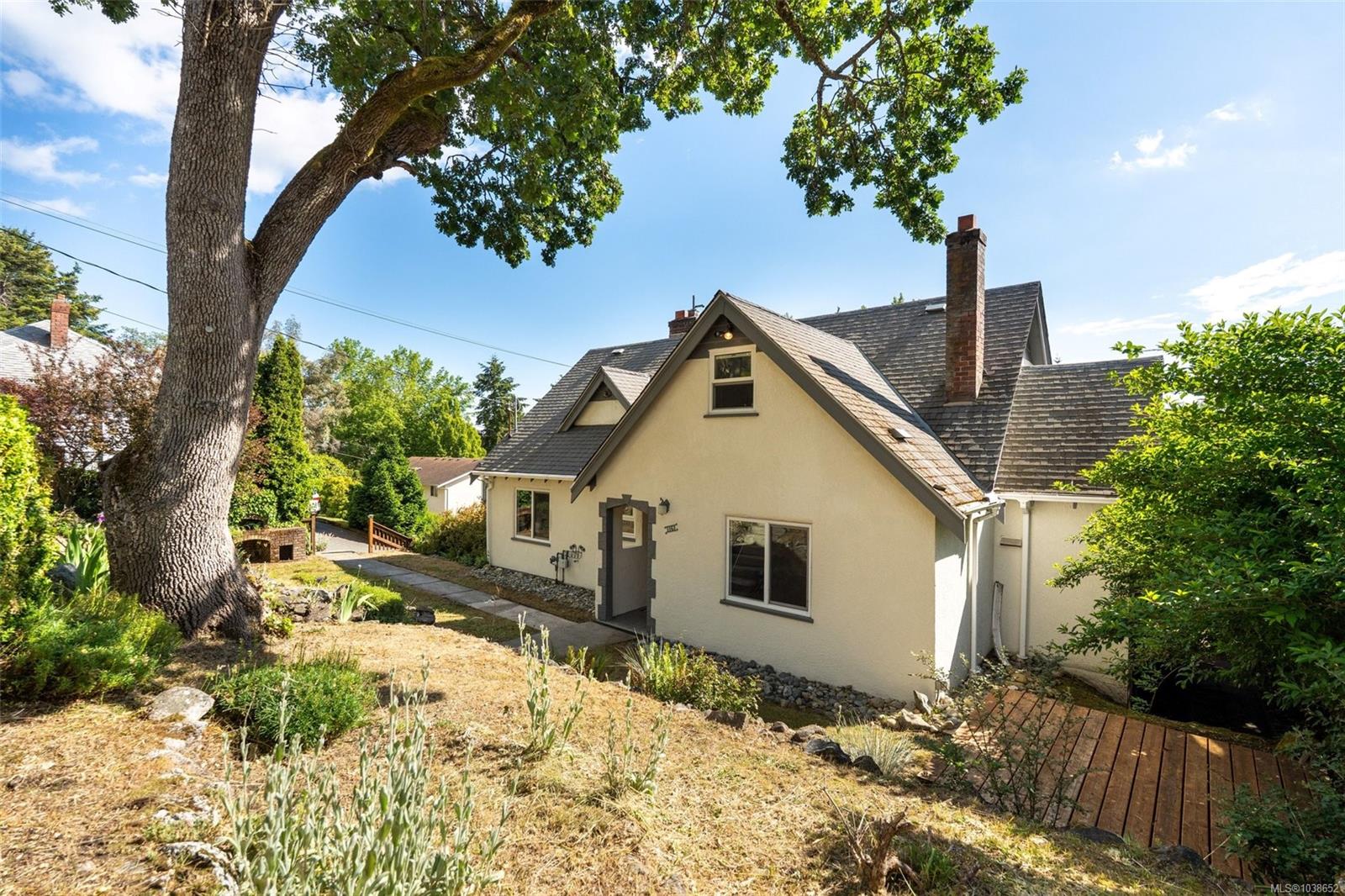 1161 Clovelly Terr