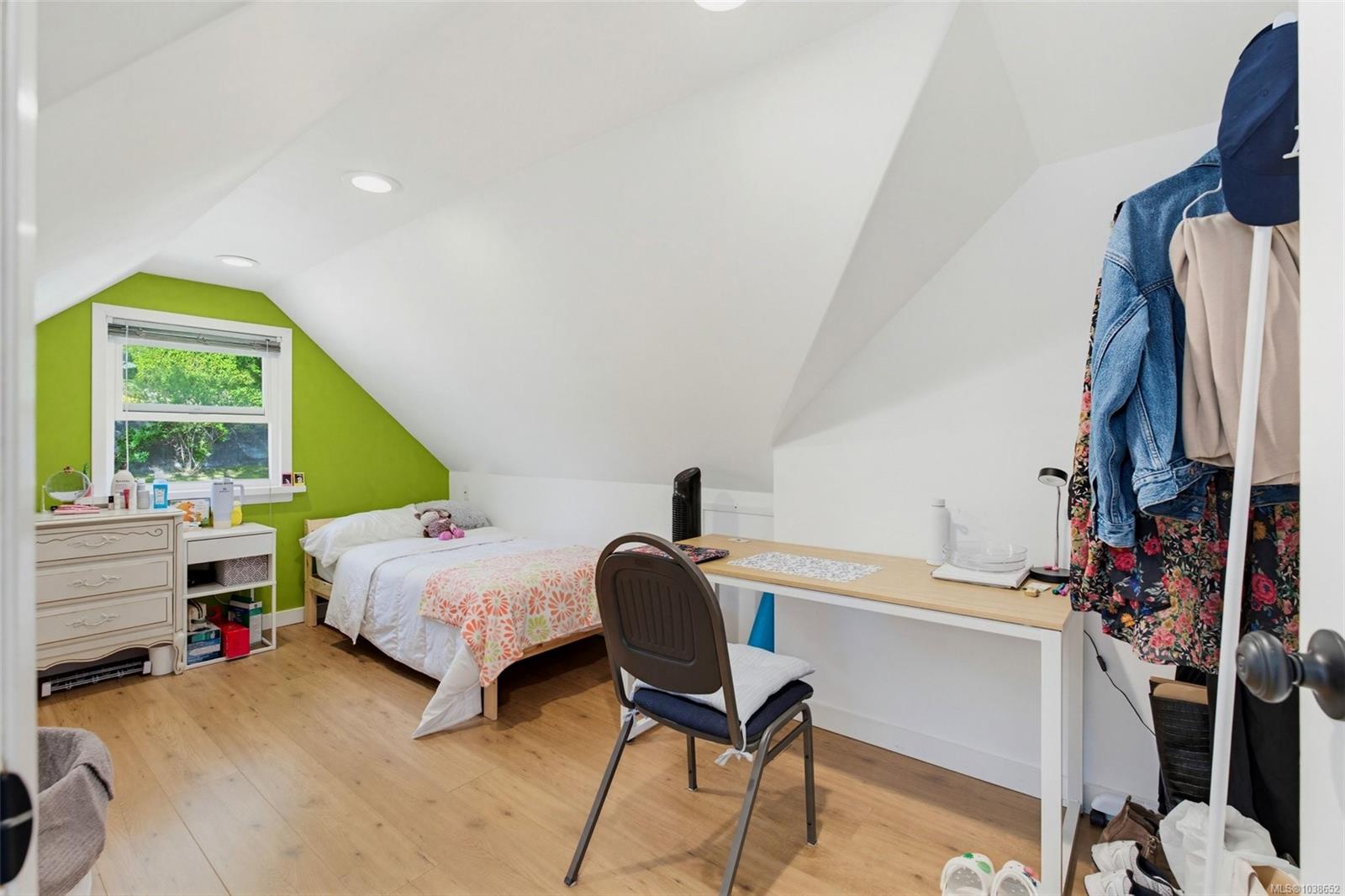 1161 Clovelly Terr