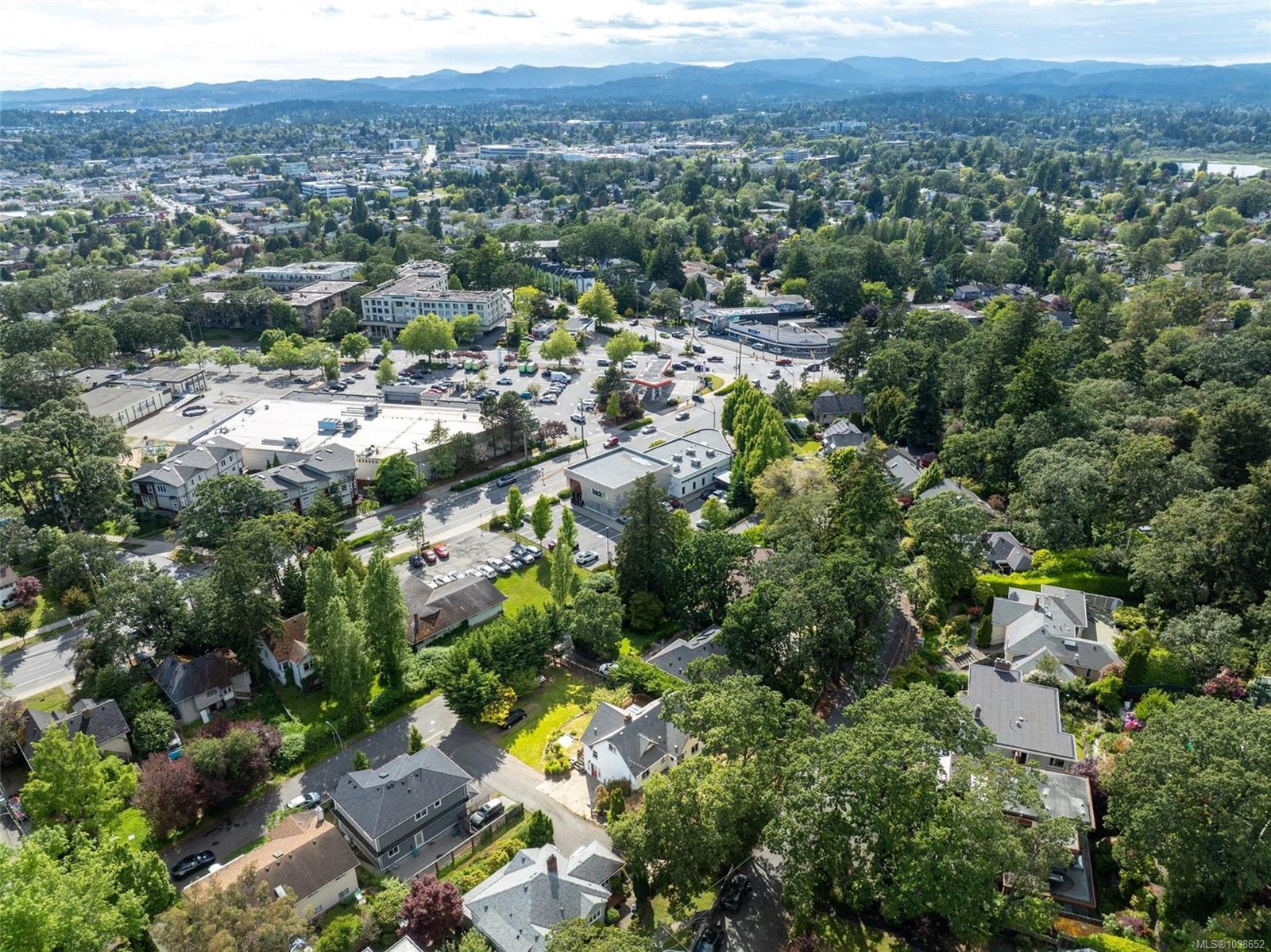 1161 Clovelly Terr