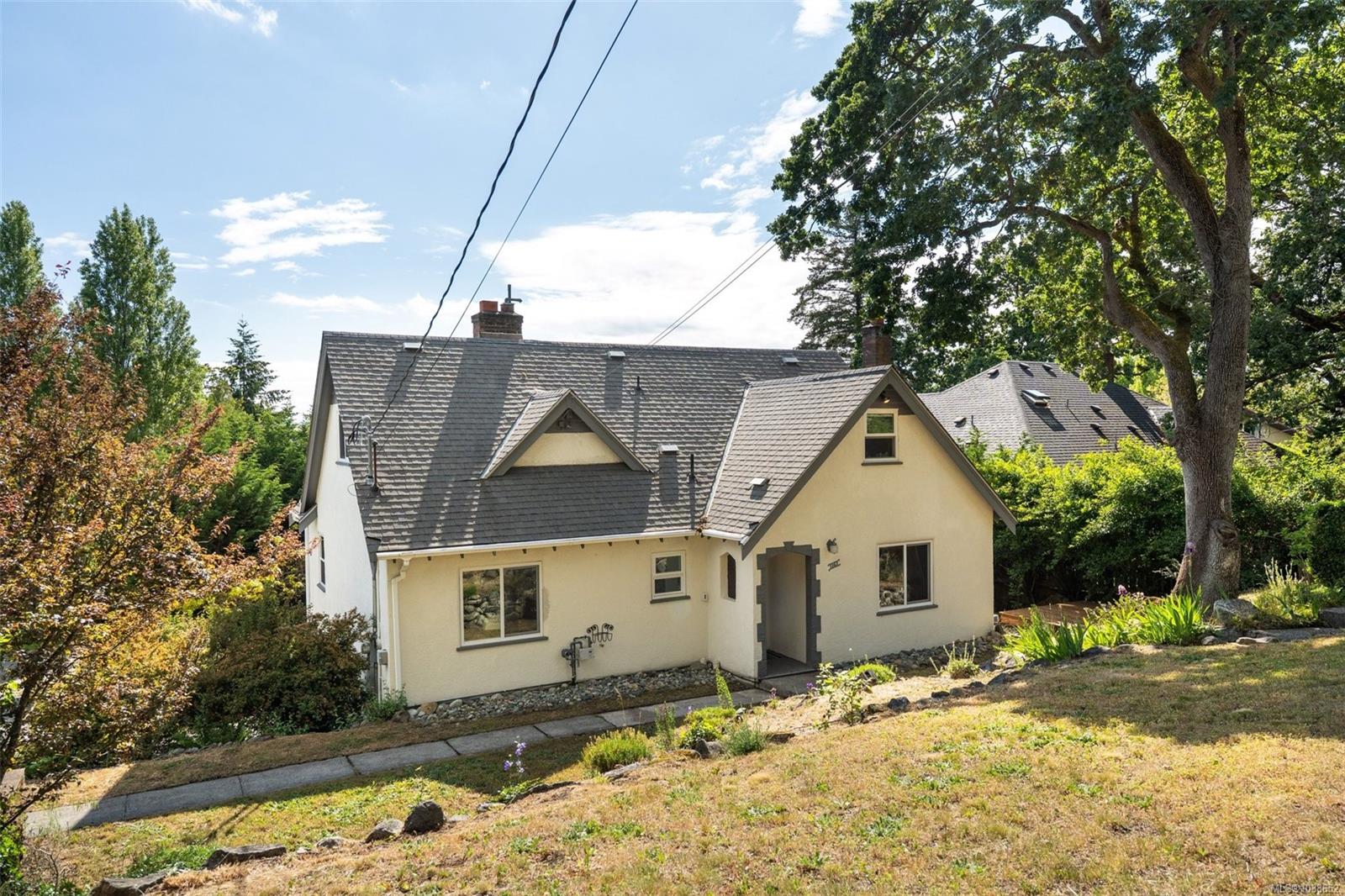 1161 Clovelly Terr