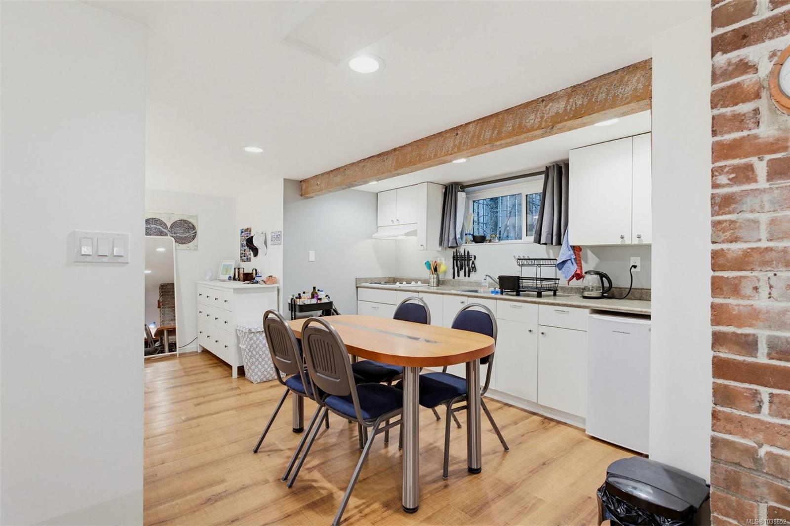 1161 Clovelly Terr