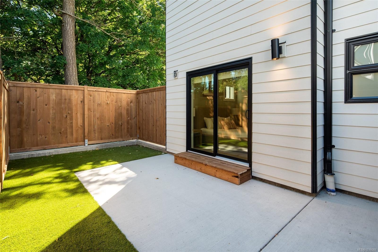 962 Siskin Ridge