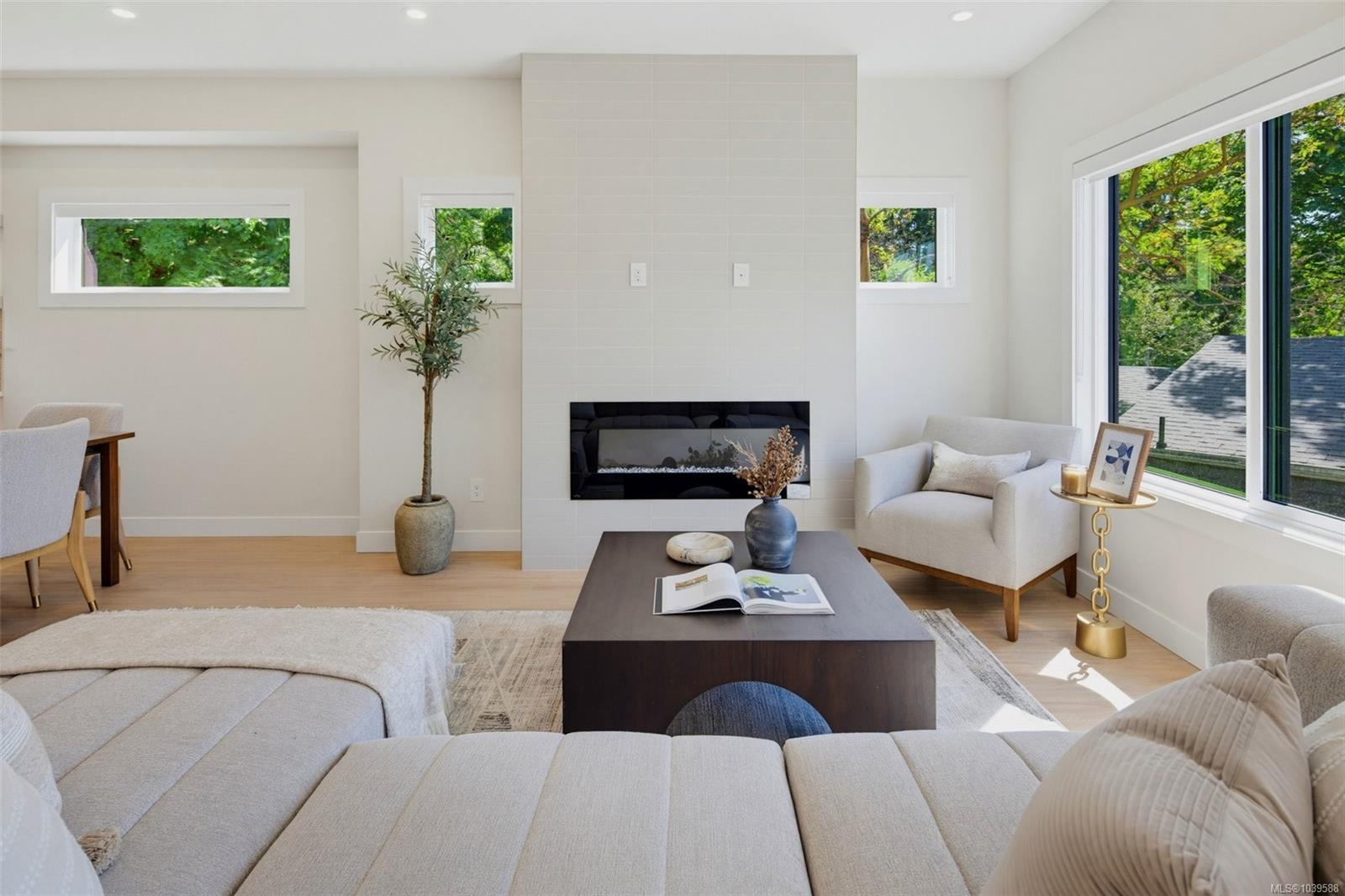 962 Siskin Ridge