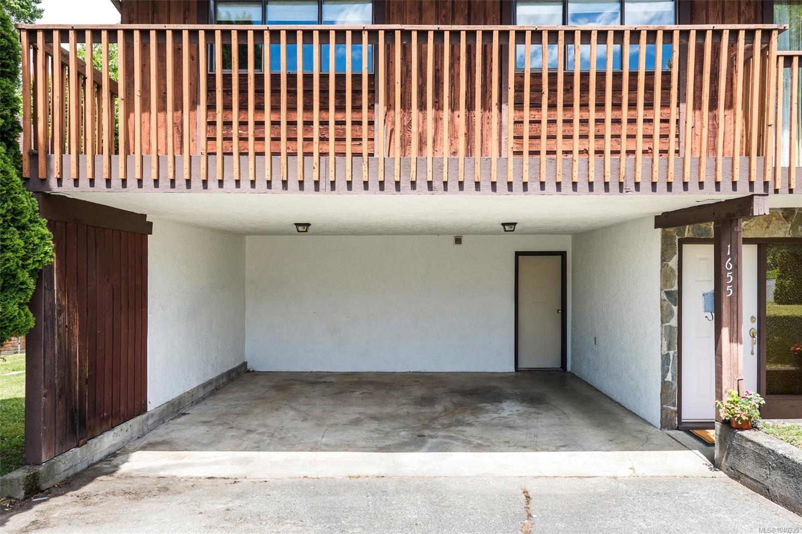 1655 Hybury Pl