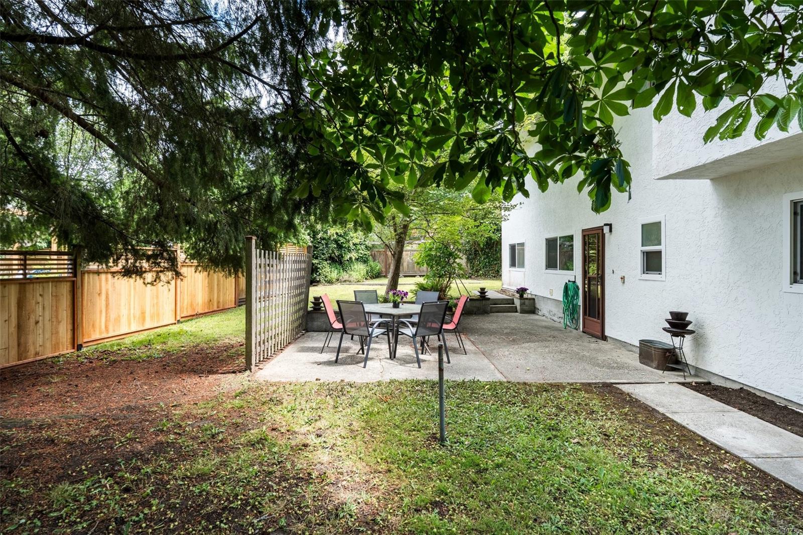 1655 Hybury Pl