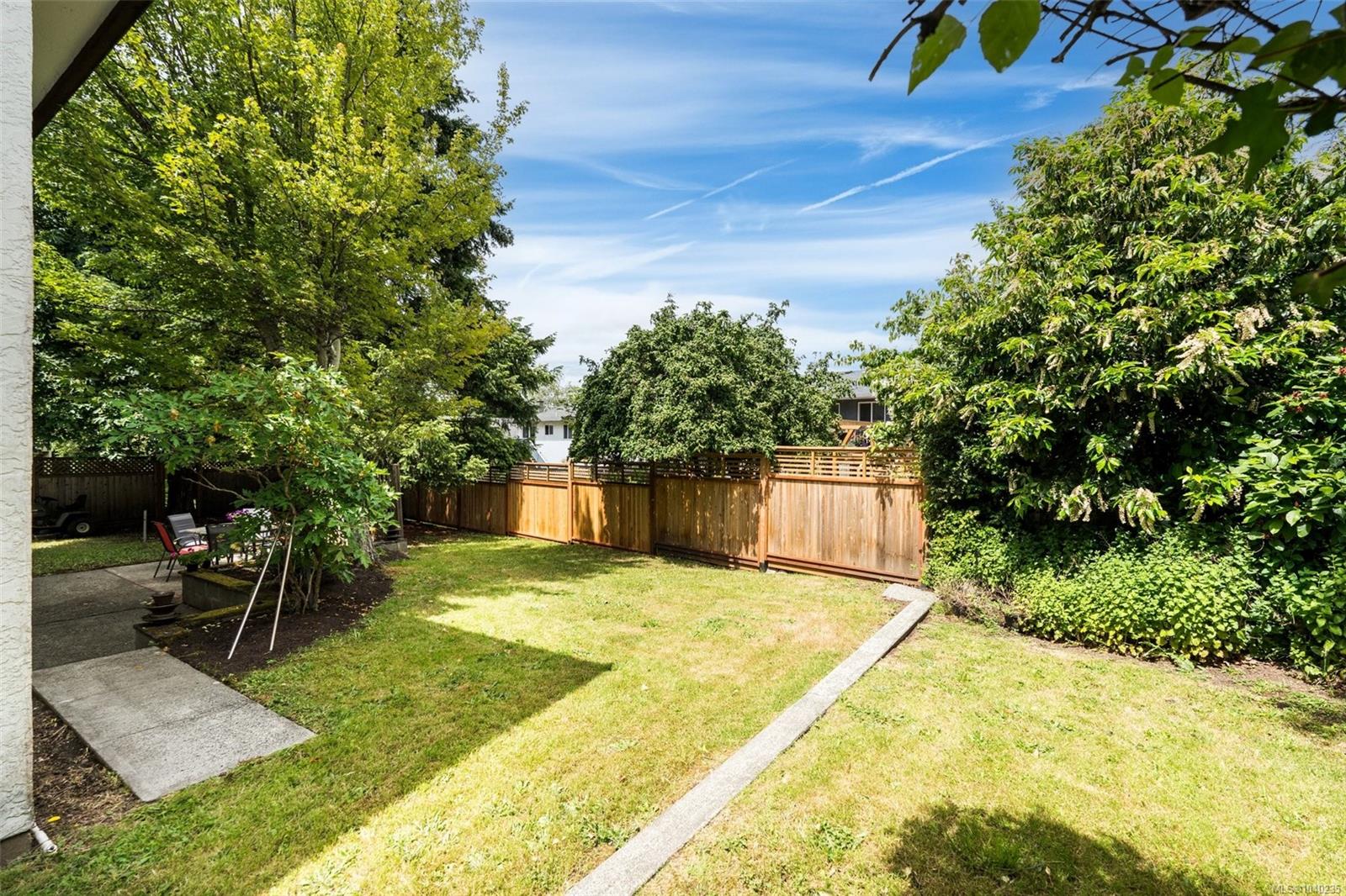 1655 Hybury Pl