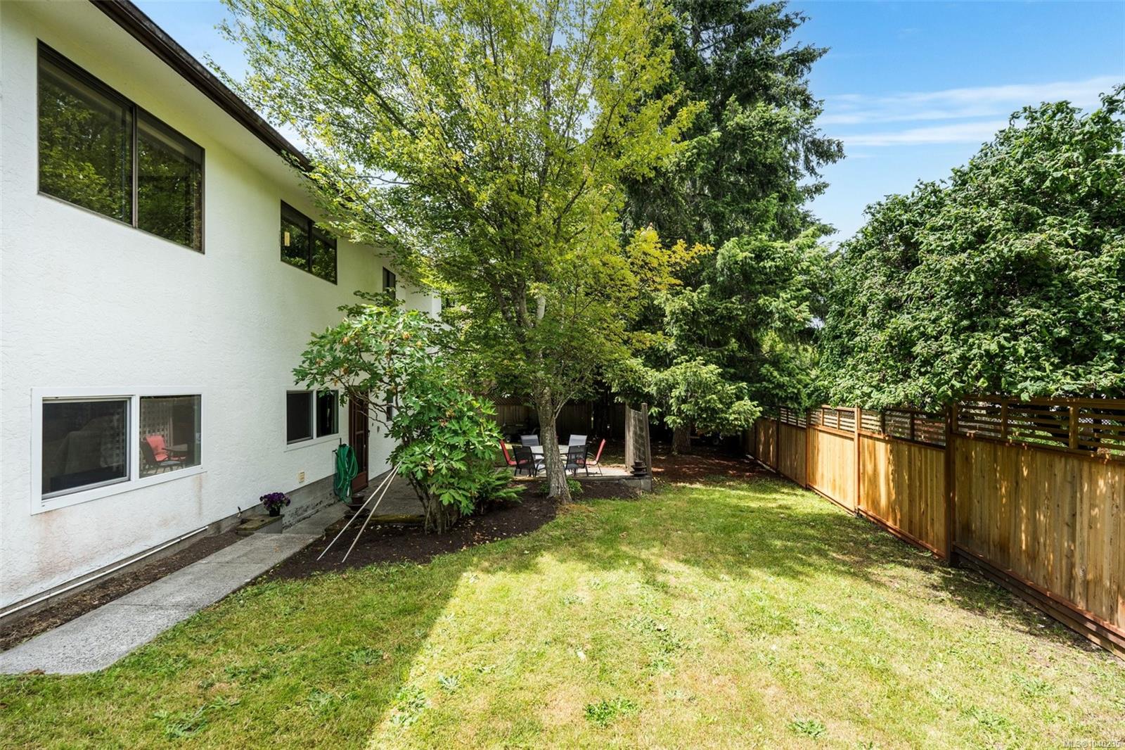 1655 Hybury Pl