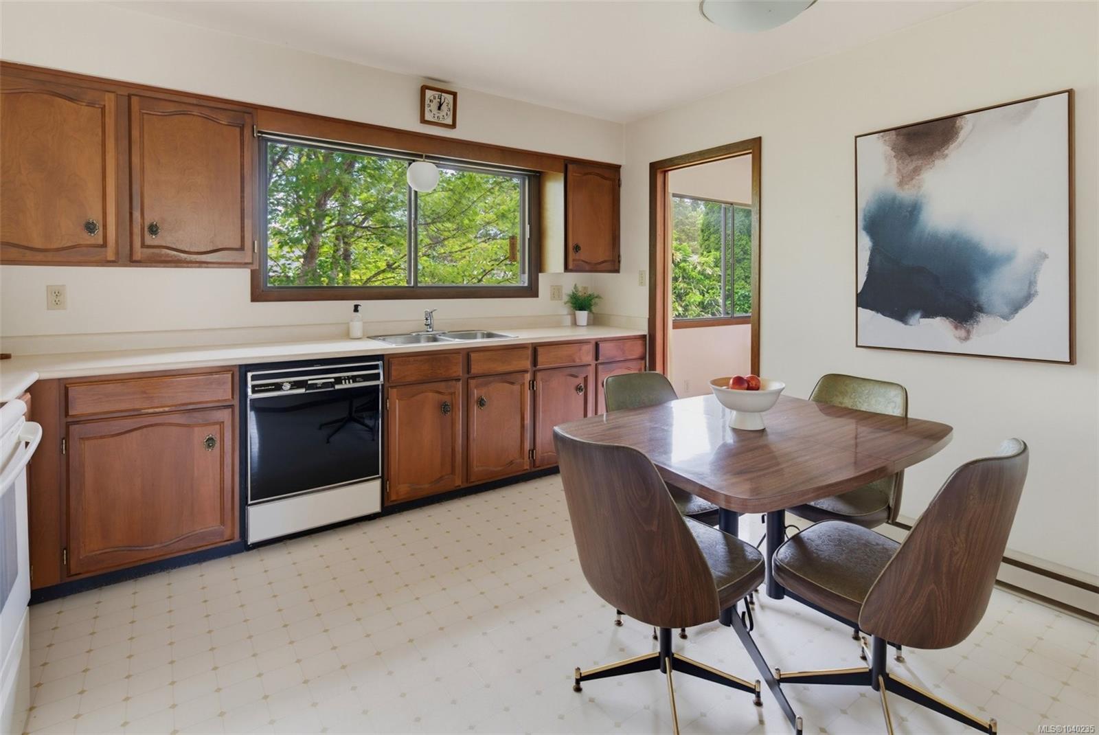1655 Hybury Pl