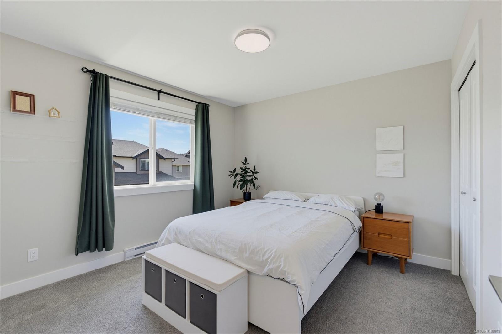 1102 Crispin Pl