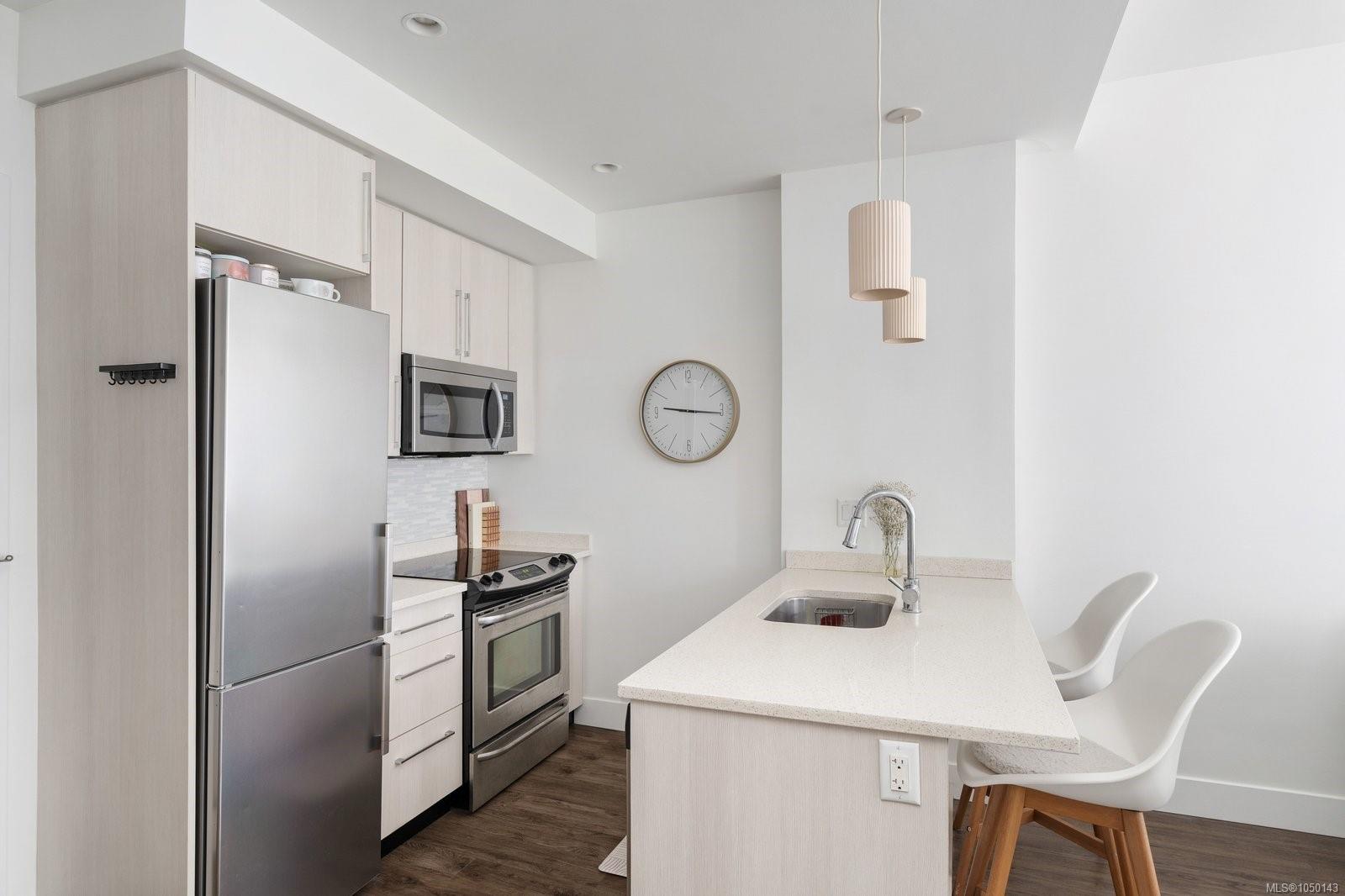 1090 Johnson St #1008