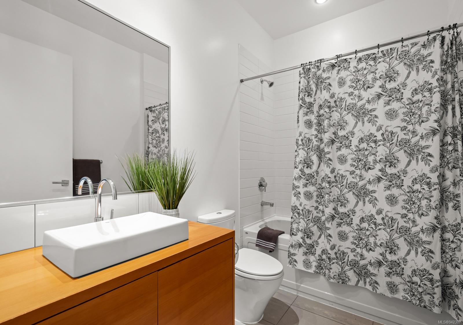 732 Broughton St Unit: 602