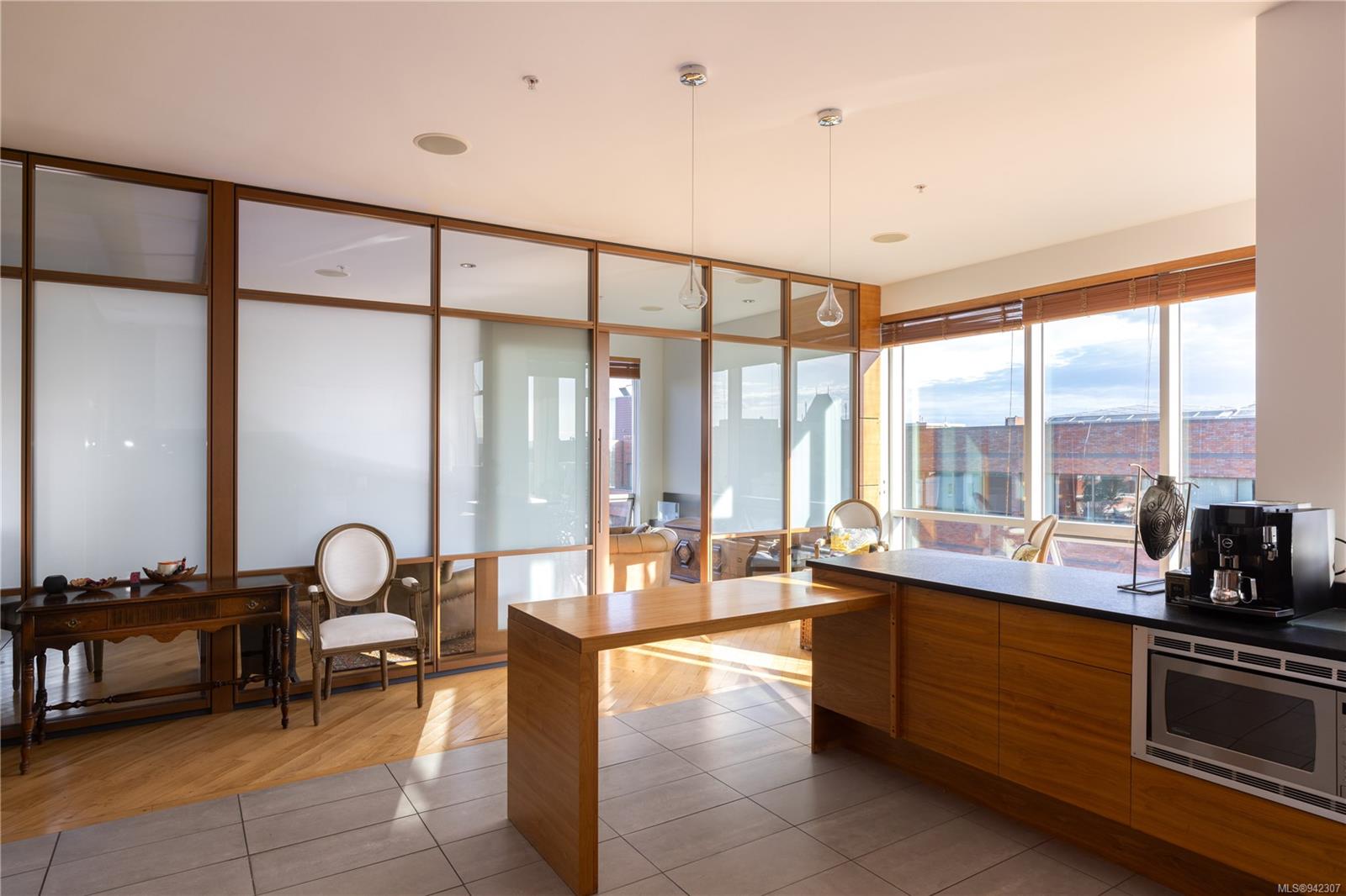 732 Broughton St Unit: 602