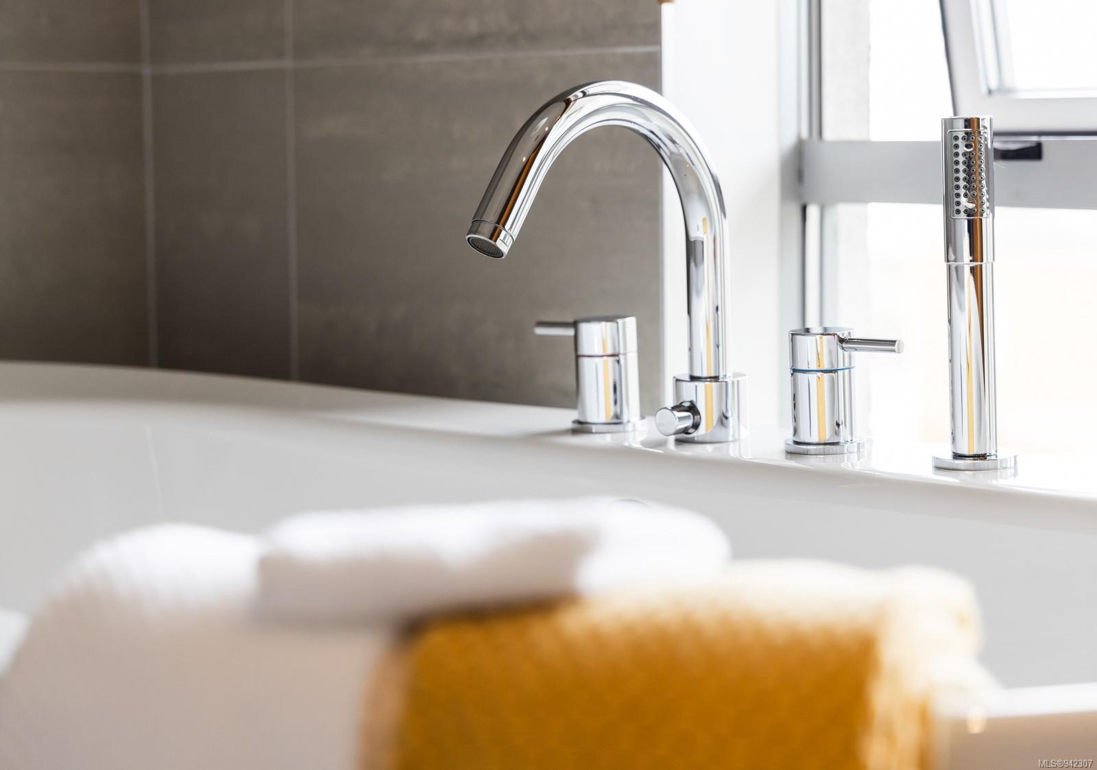 732 Broughton St Unit: 602