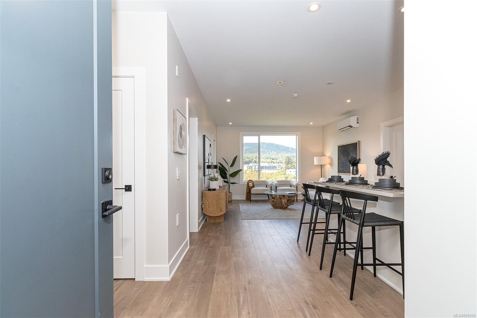 1361 Goldstream Ave # 207