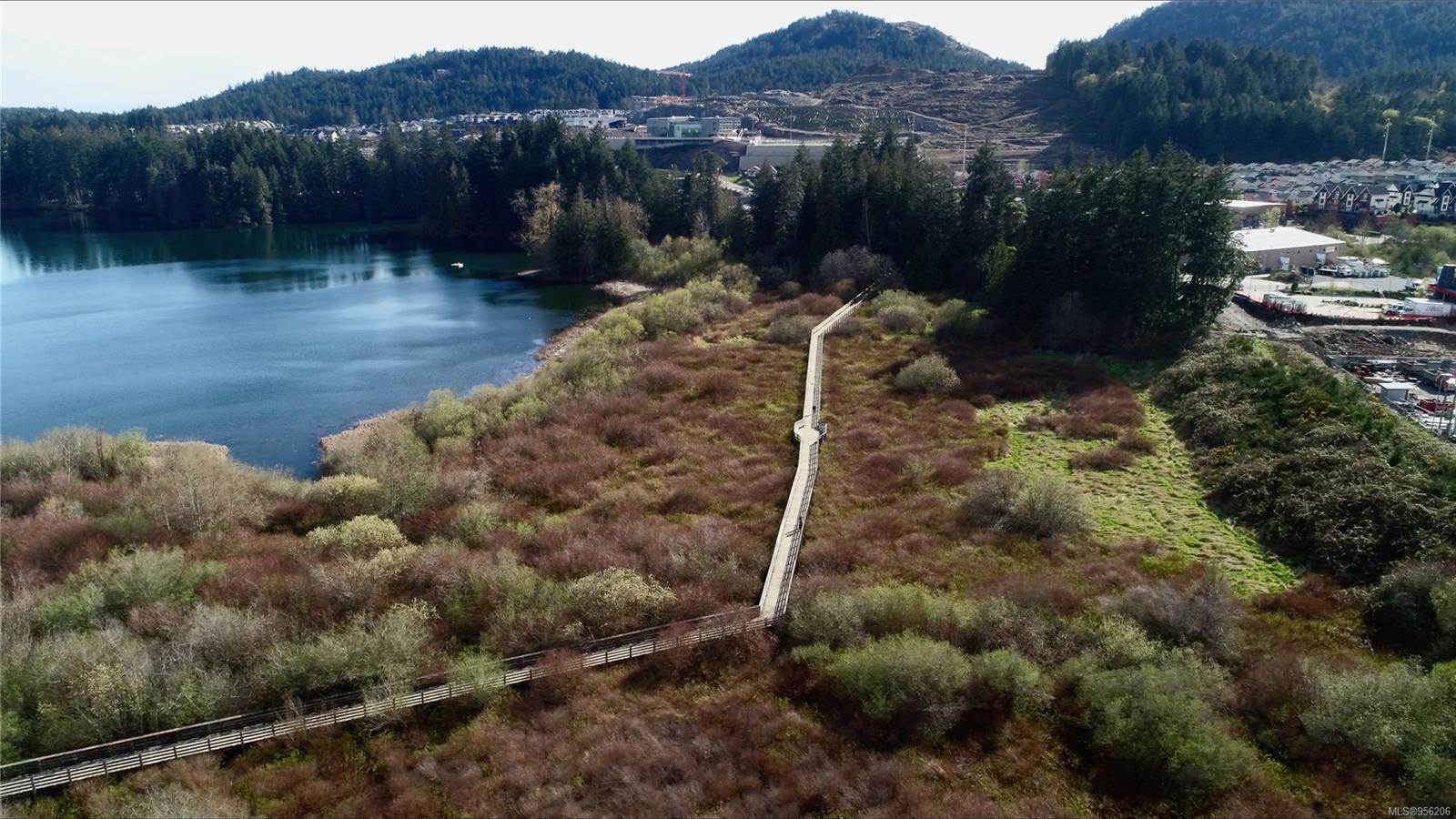 1361 Goldstream Ave # 207