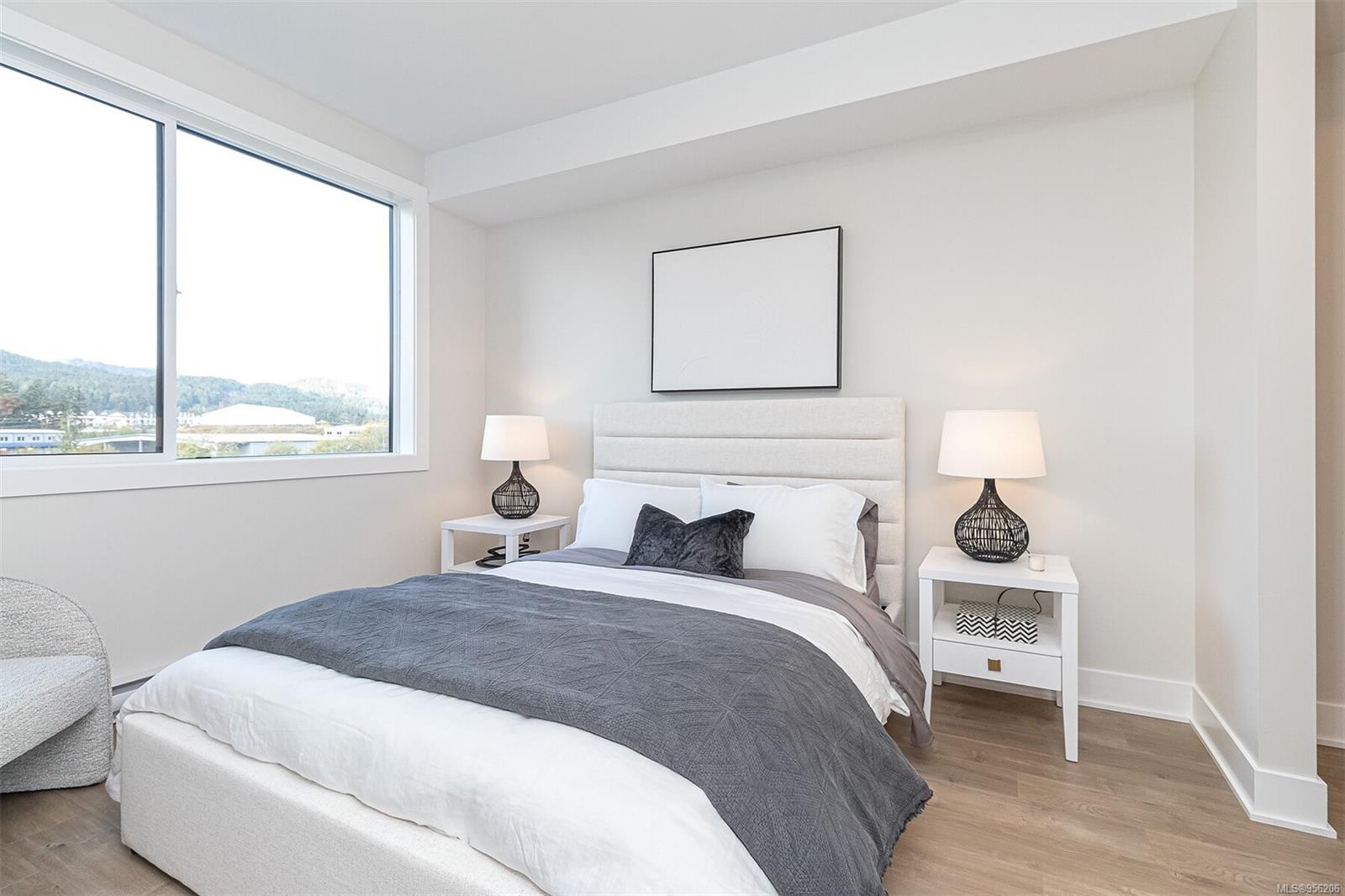 1361 Goldstream Ave # 207