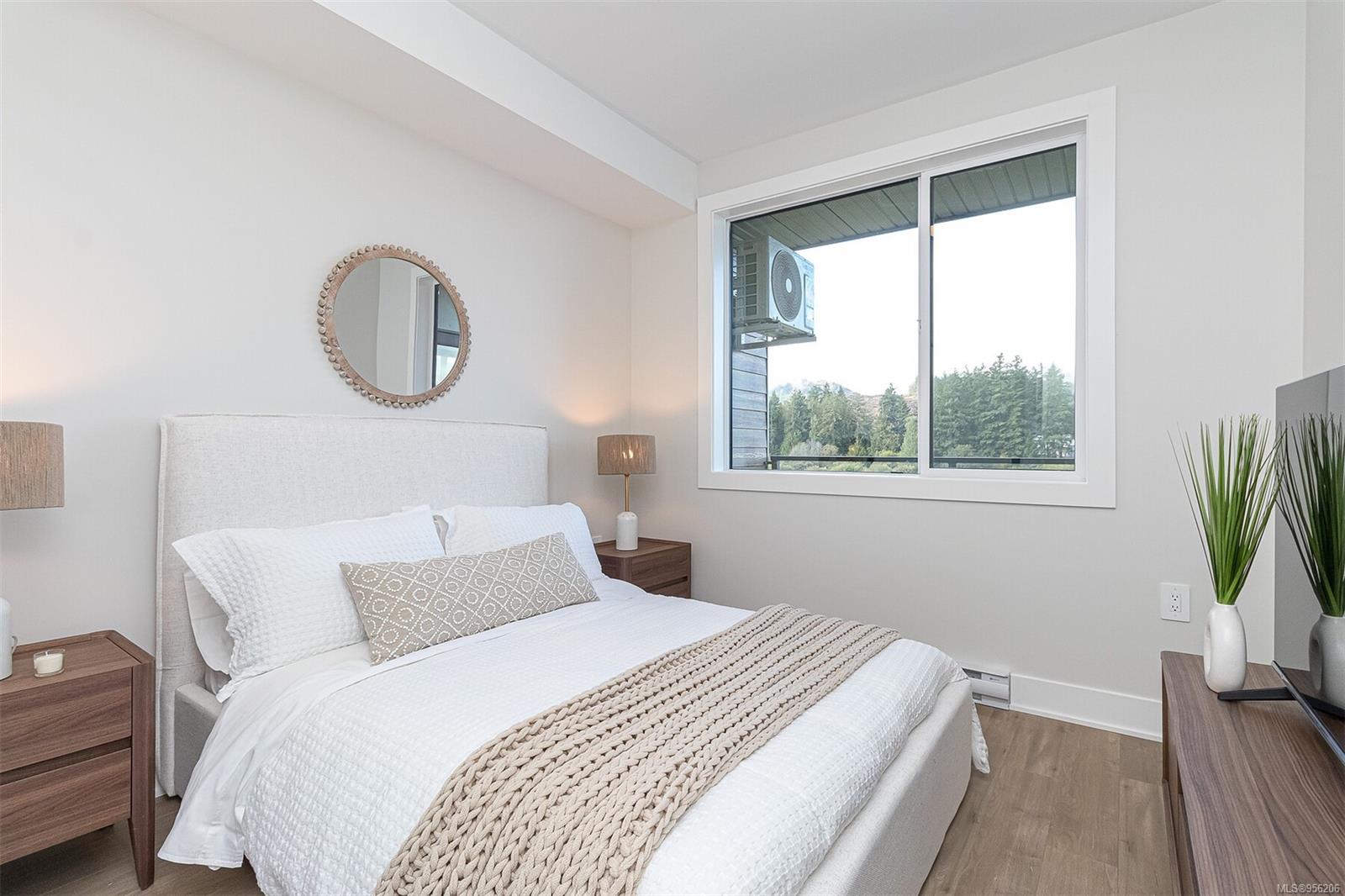 1361 Goldstream Ave # 207