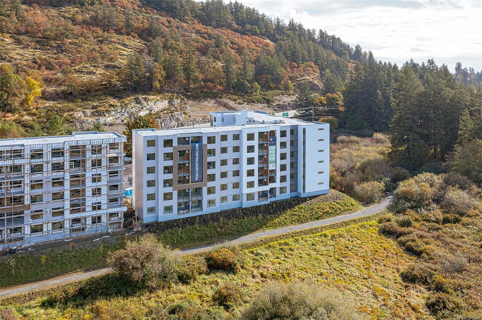 1361 Goldstream Ave # 207