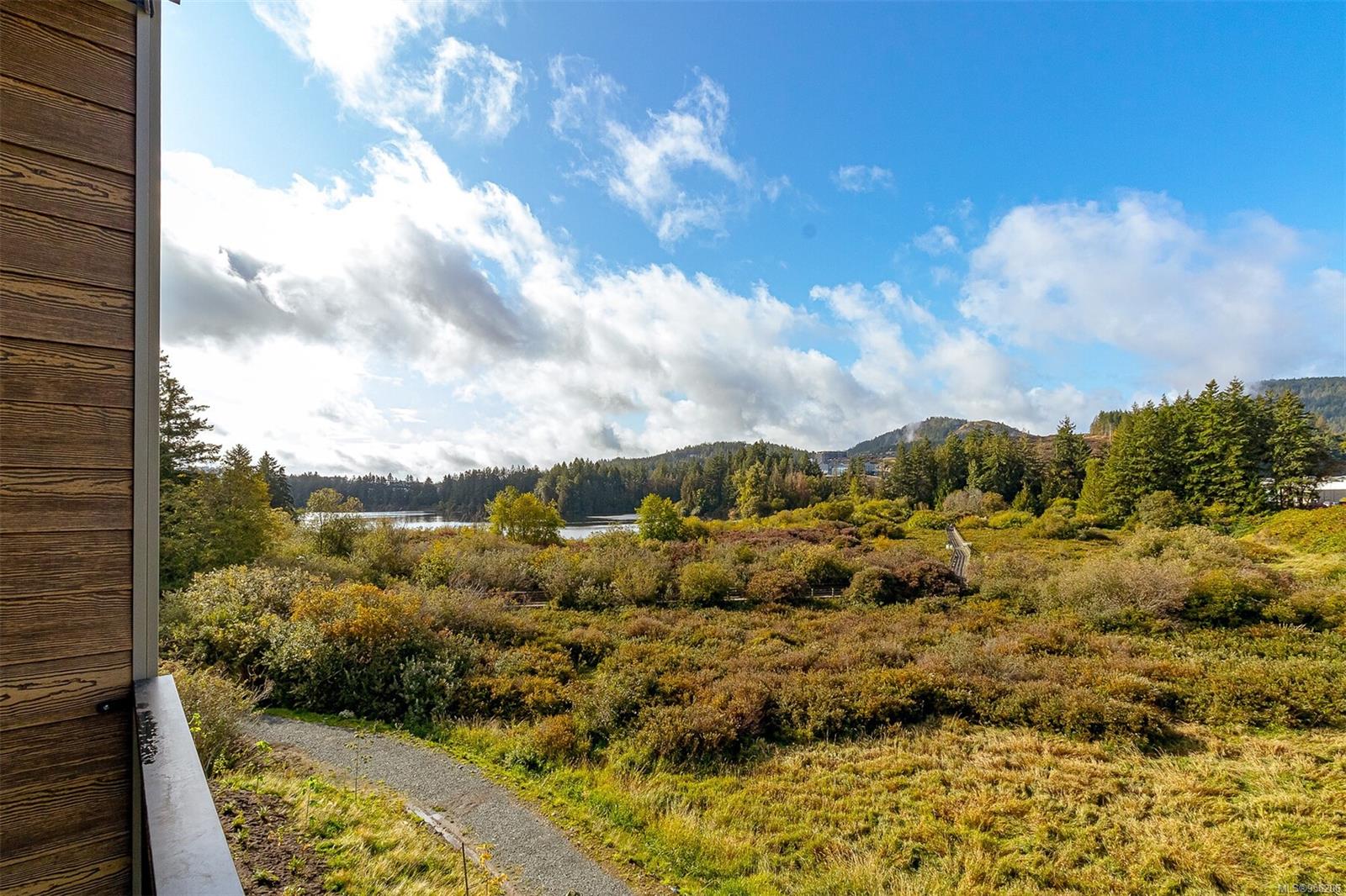 1361 Goldstream Ave # 207