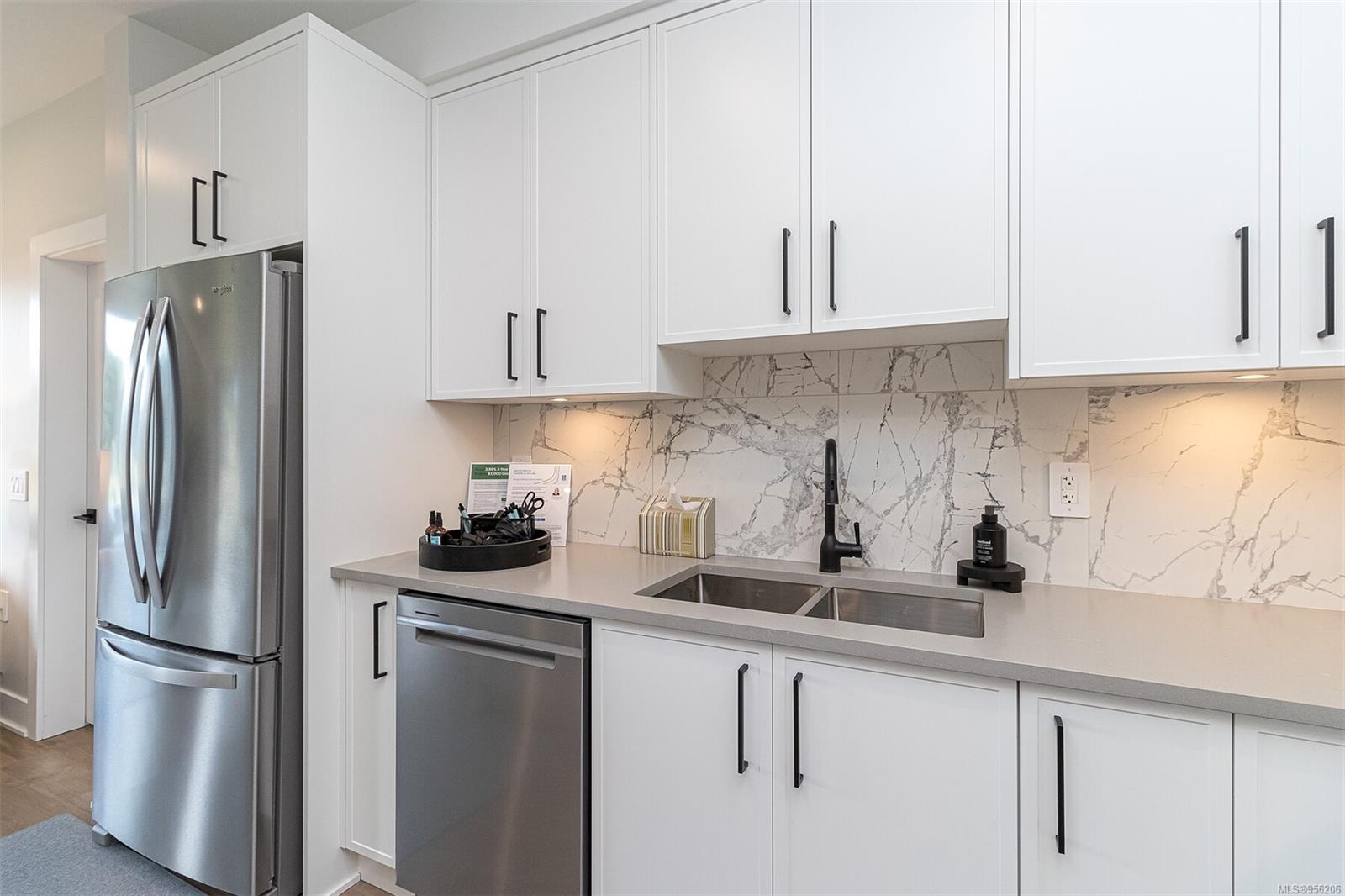 1361 Goldstream Ave # 207