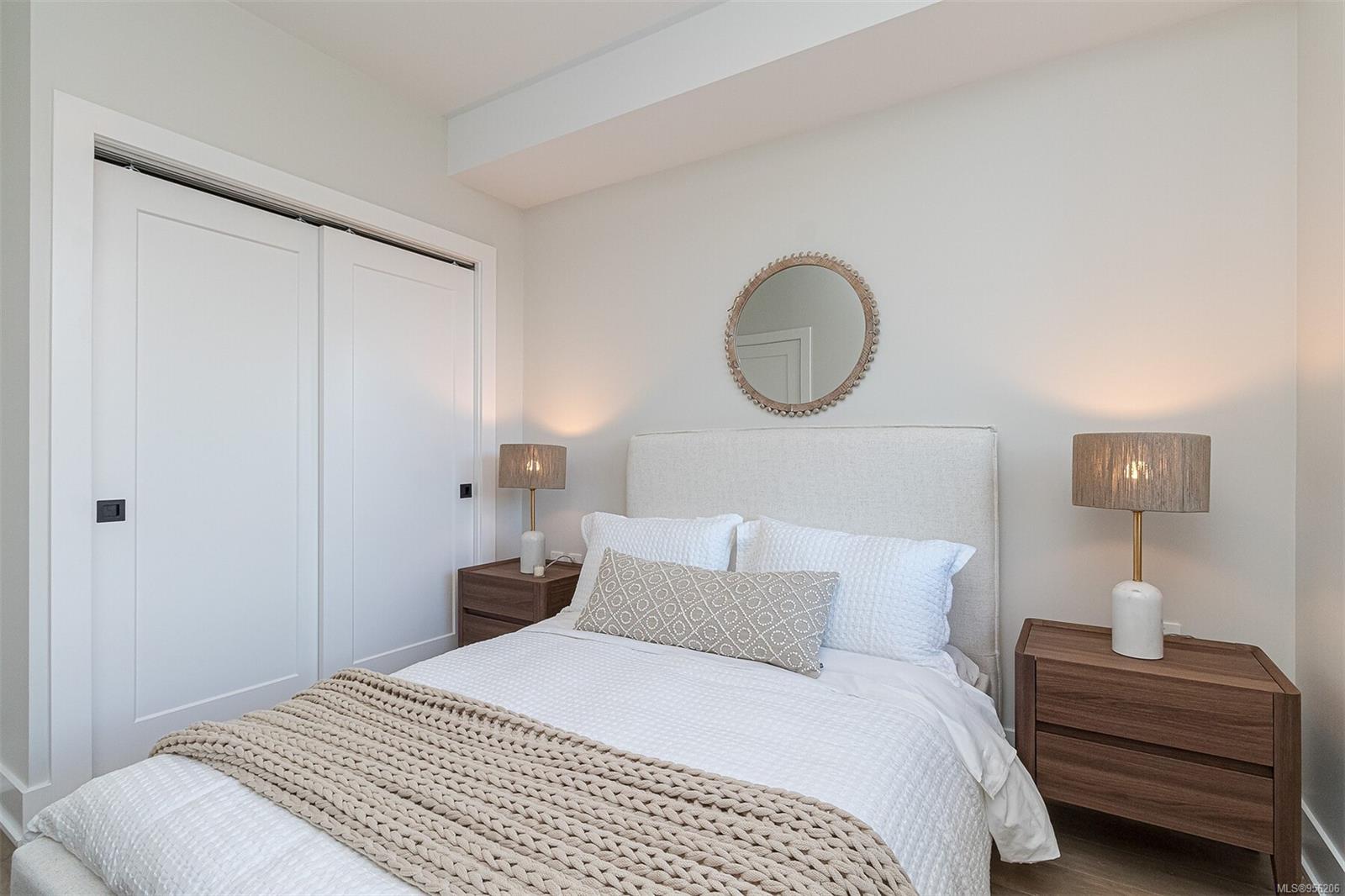 1361 Goldstream Ave # 207