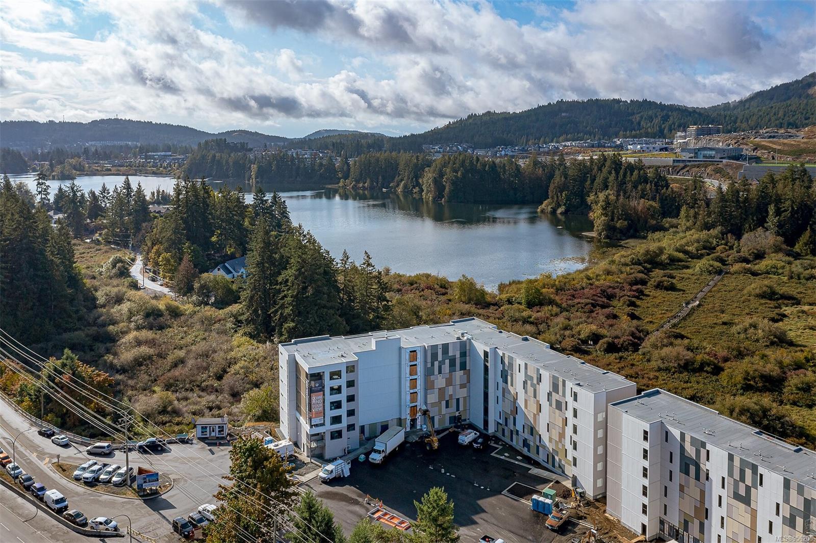 1361 Goldstream Ave # 207