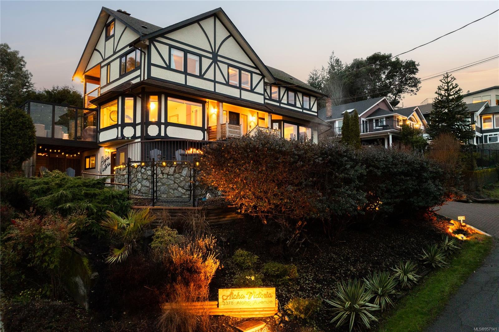 3378 Aloha Ave