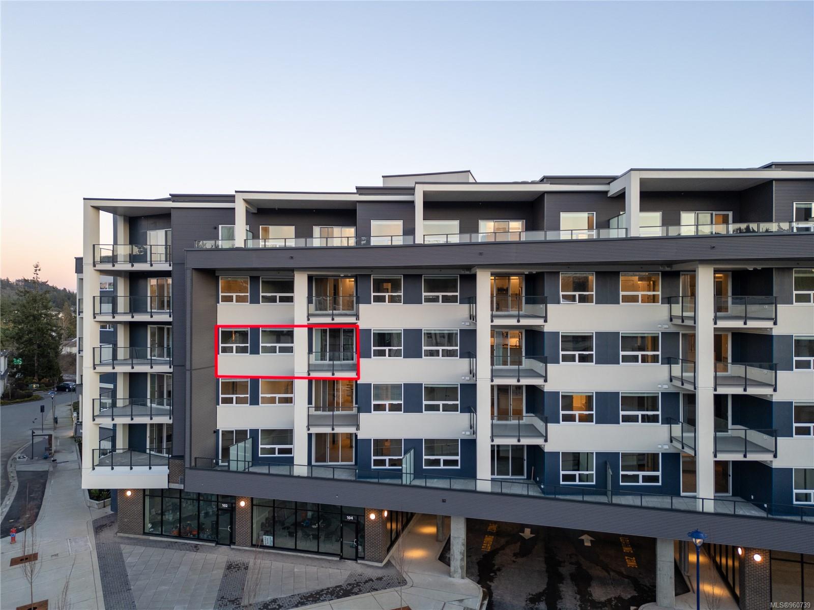 947 Whirlaway Cres # 404