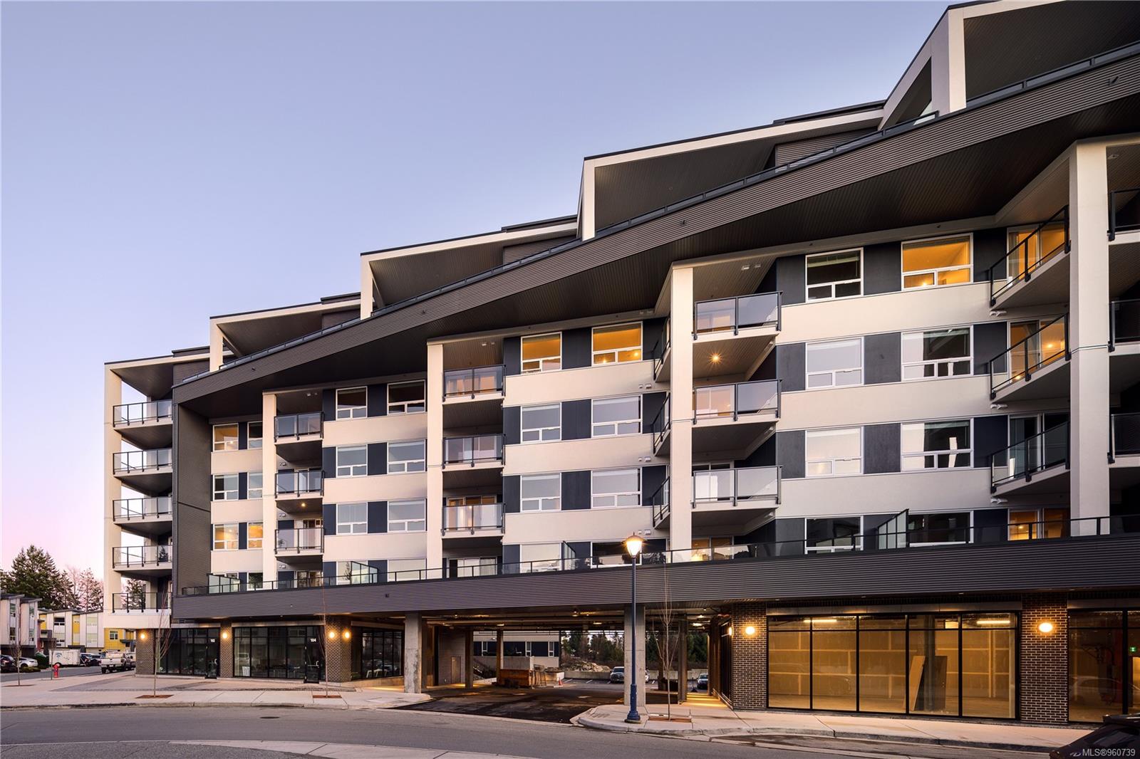 947 Whirlaway Cres # 404