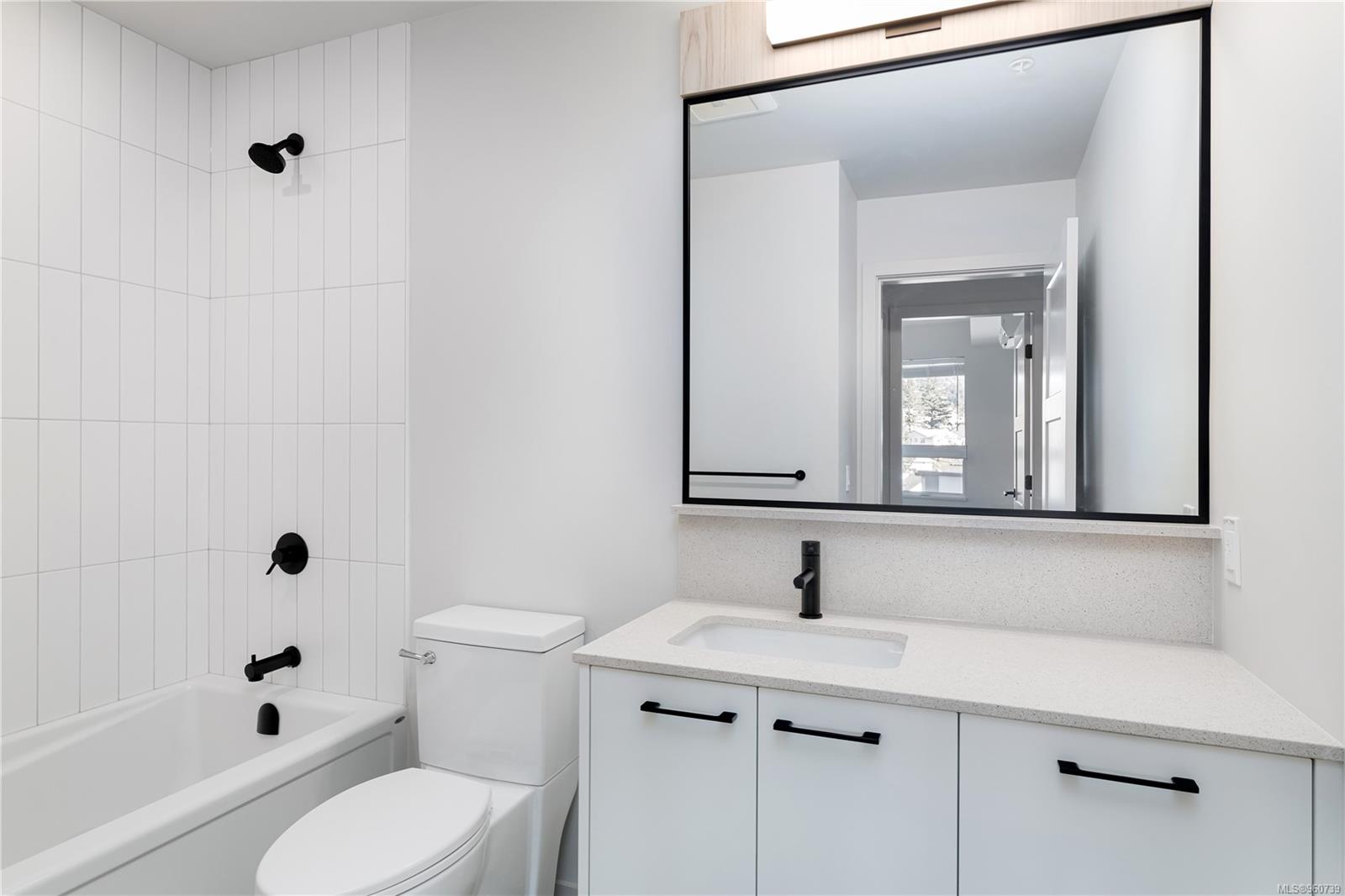 947 Whirlaway Cres # 404