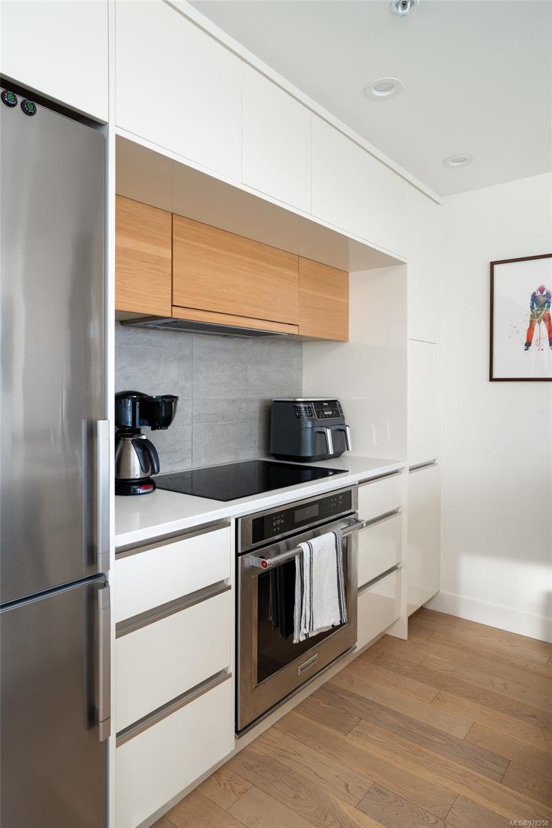 989 Johnson St # 809