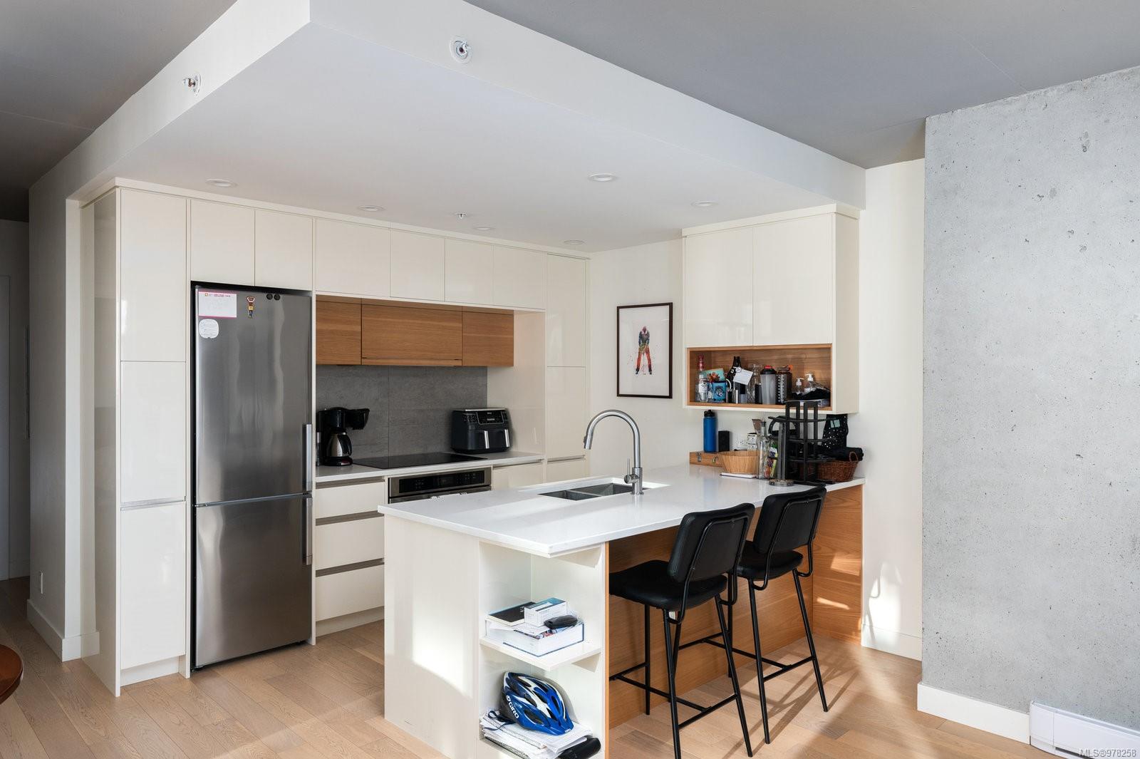 989 Johnson St # 809