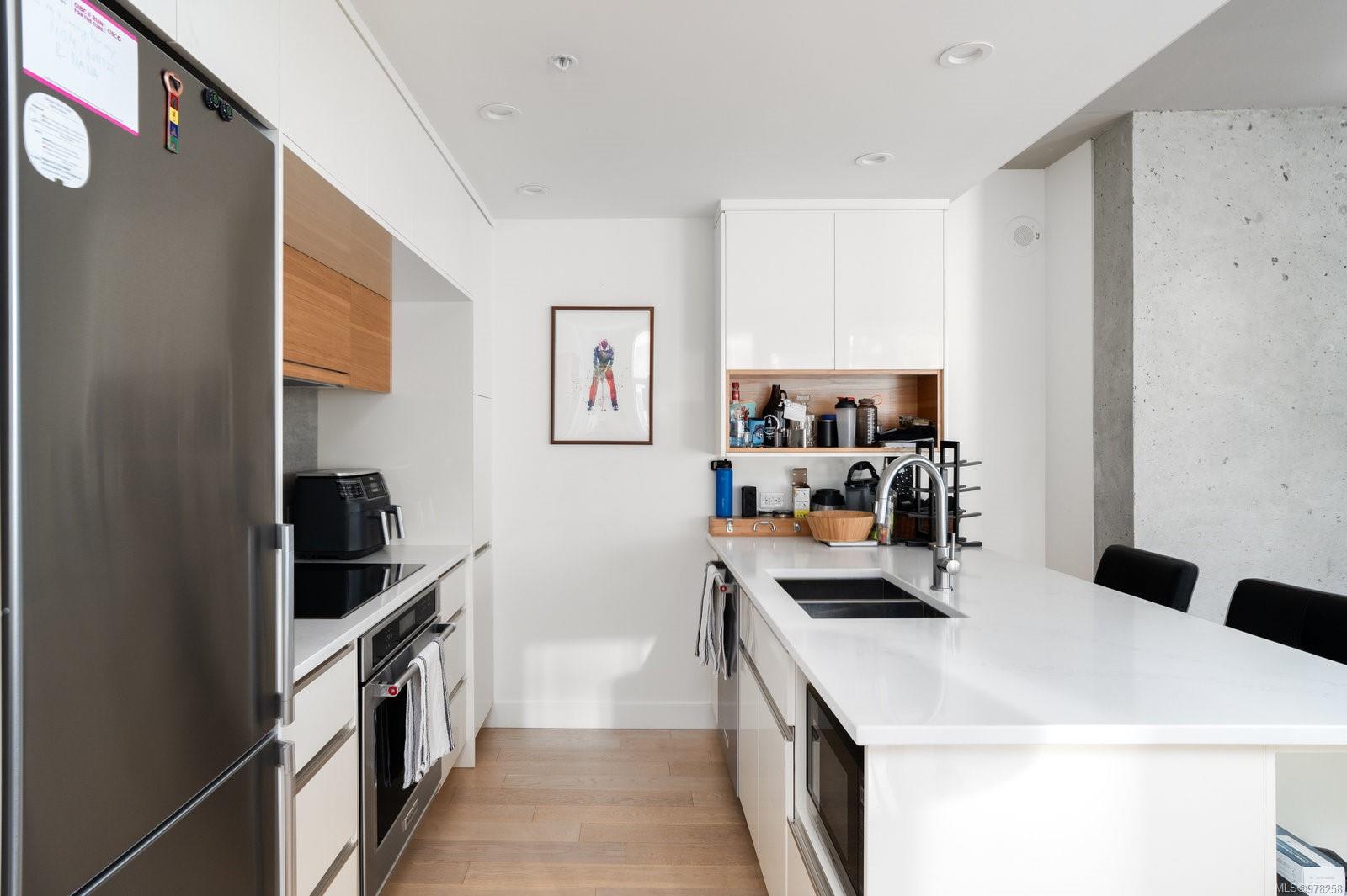 989 Johnson St # 809