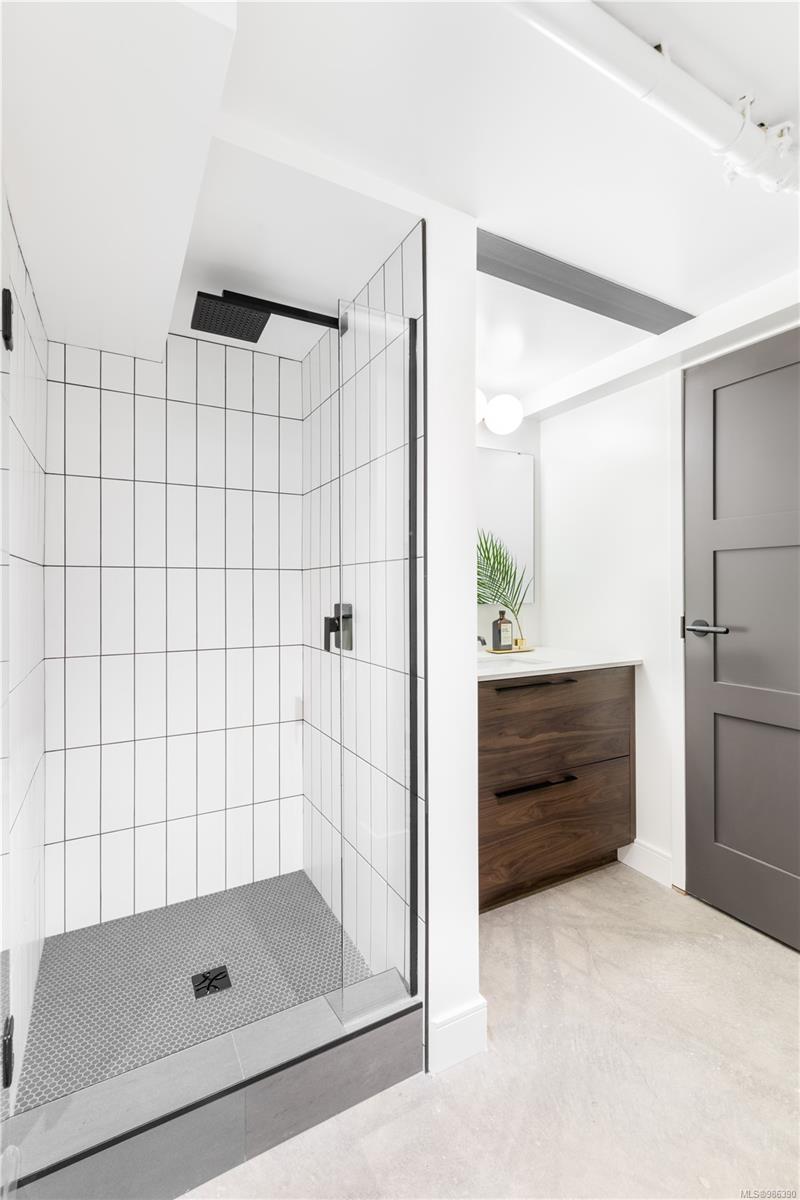 1030 Meares St # 201