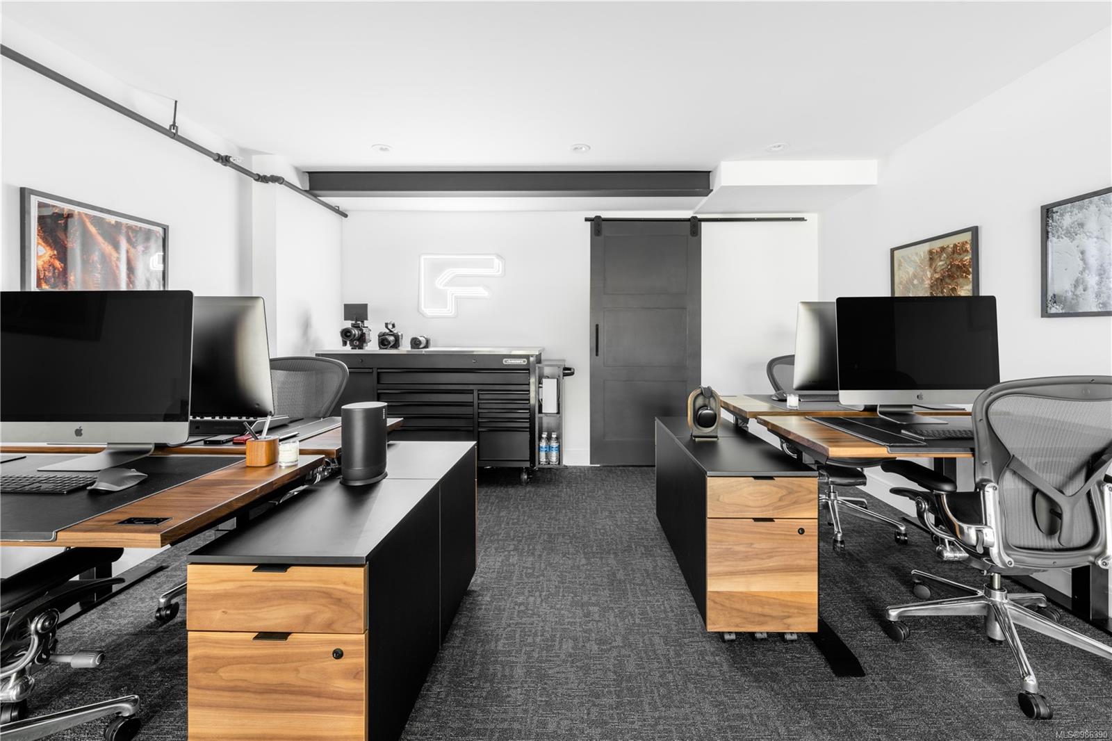 1030 Meares St # 201