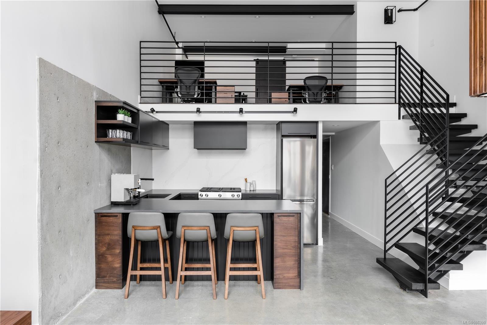 1030 Meares St # 201