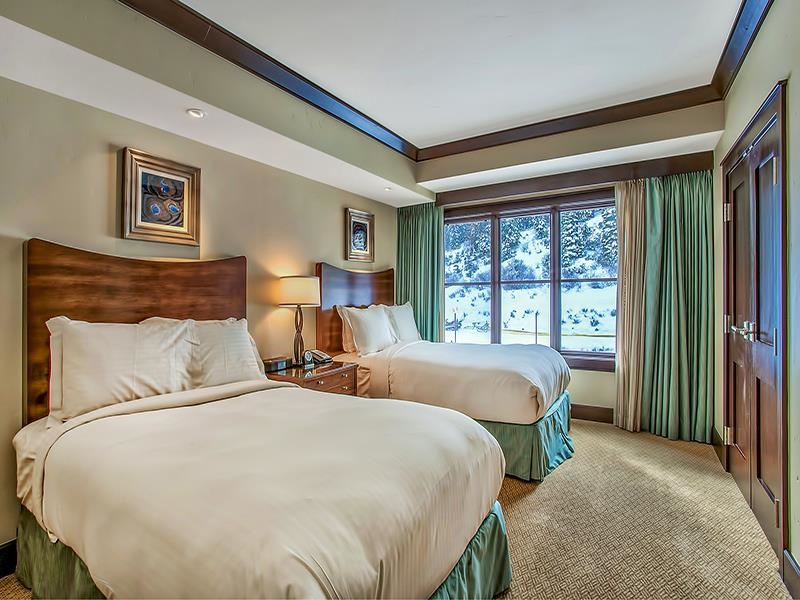 13051 Ritz Carlton Highlands Ct Unit: 4405