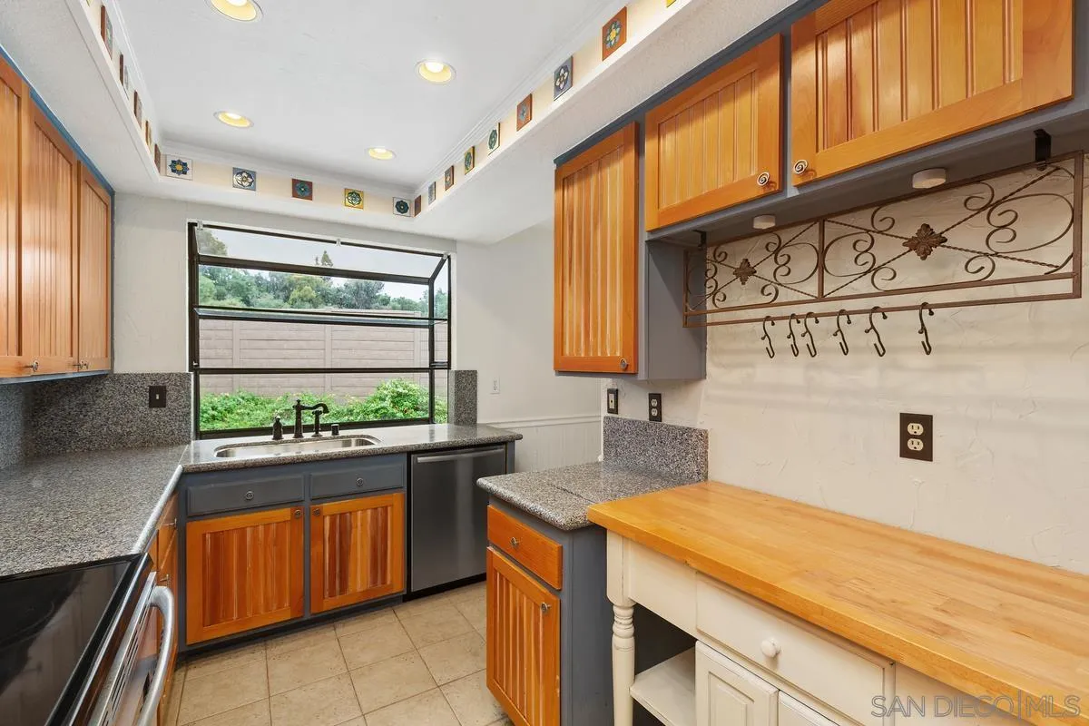 4503 Chateau Dr