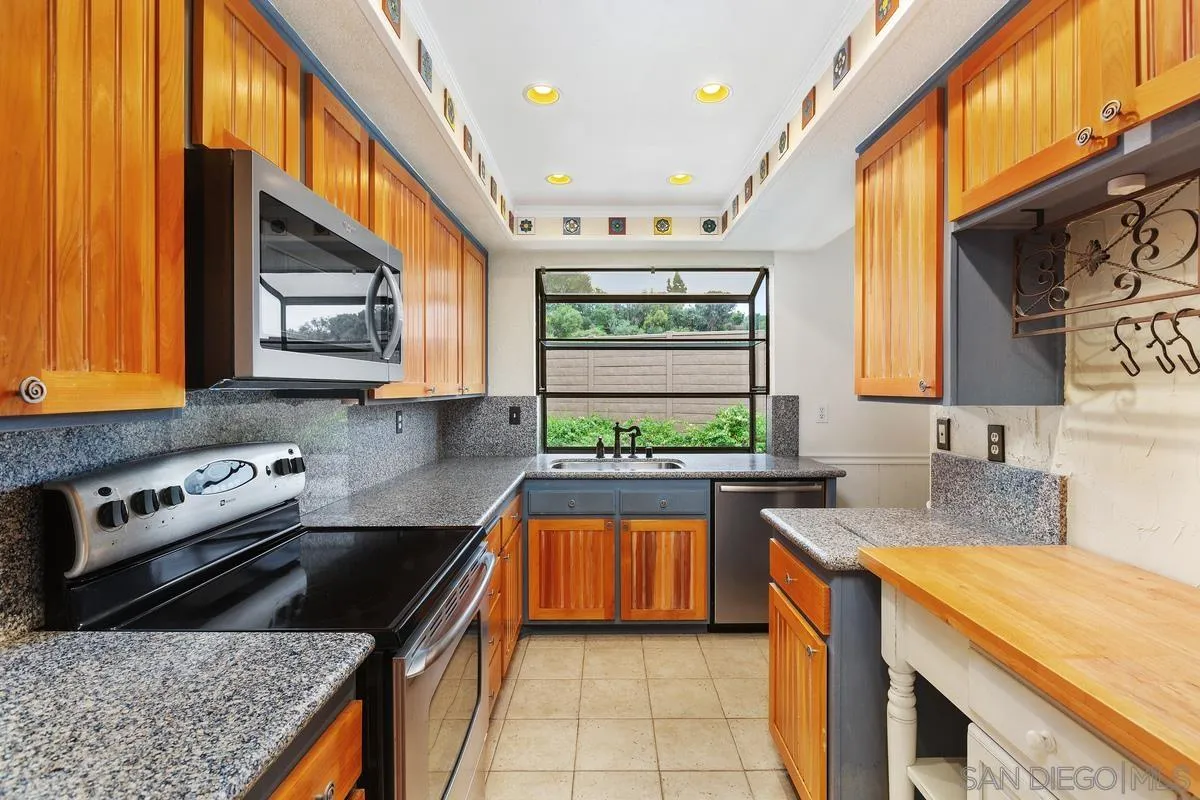 4503 Chateau Dr