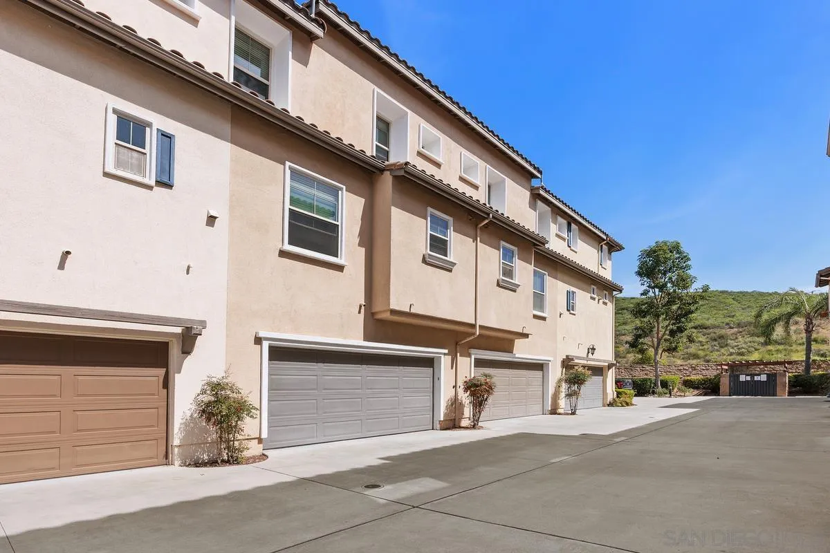 2443 Longstaff Ct.