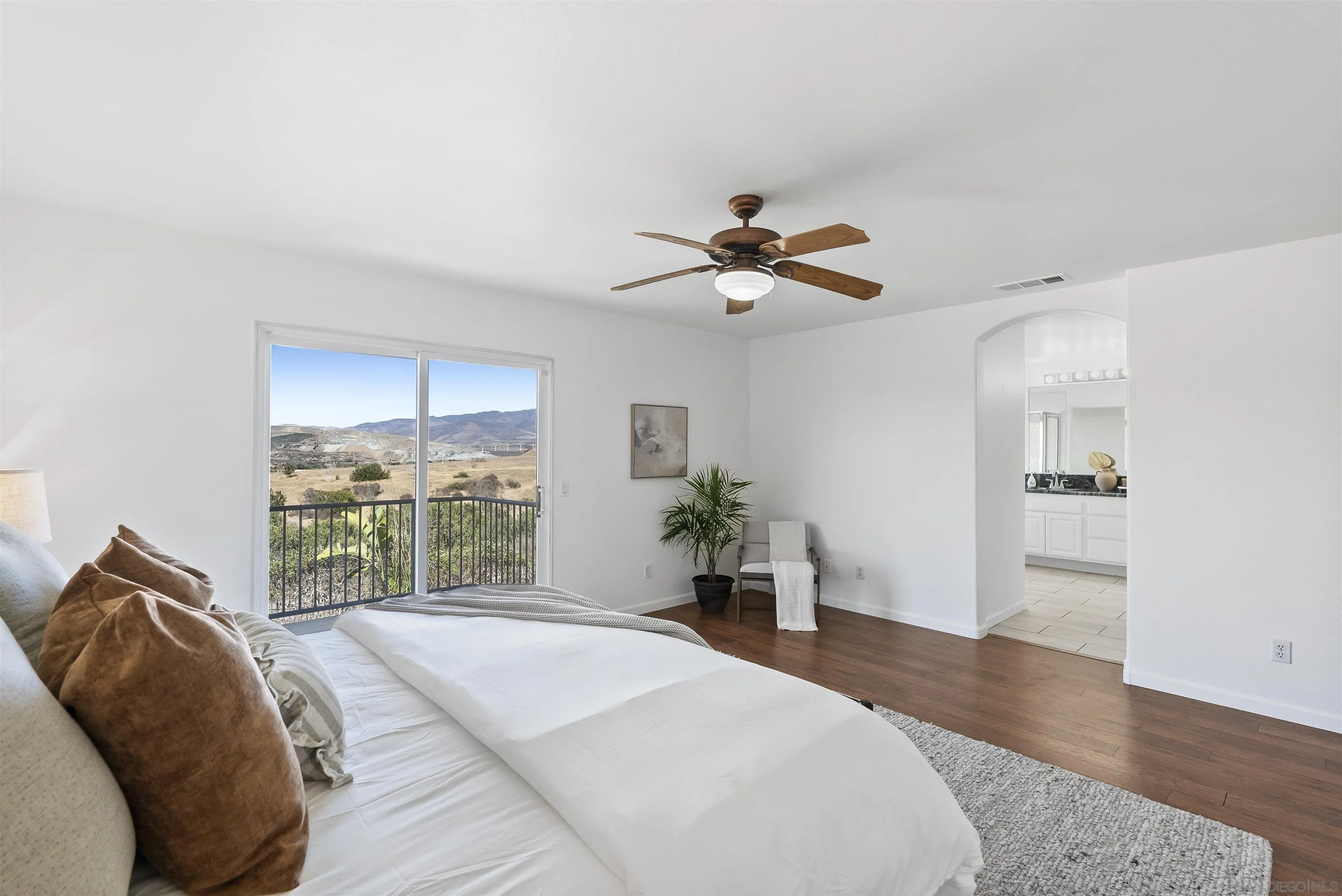 5358 Vista Santa Margarita