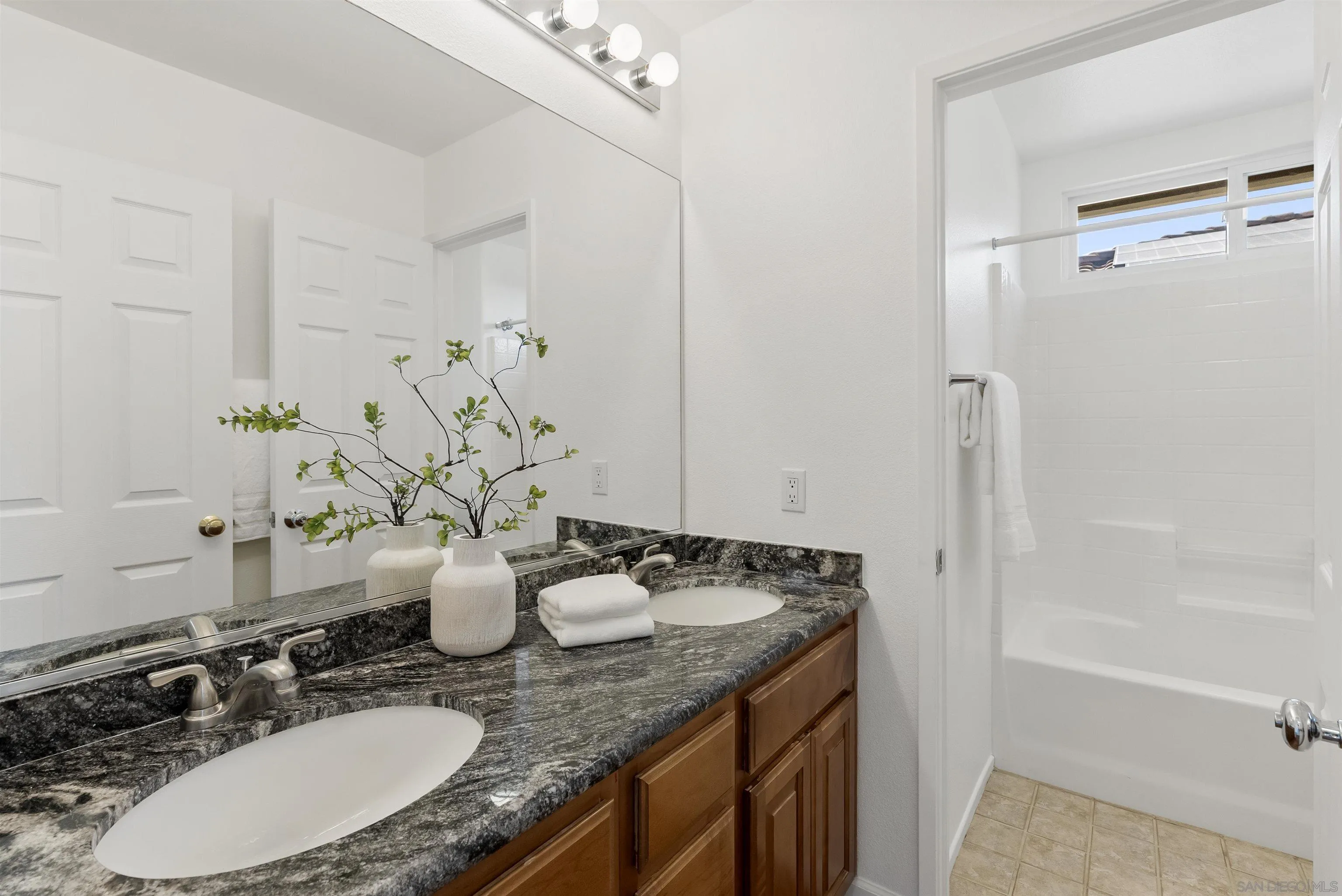 5358 Vista Santa Margarita