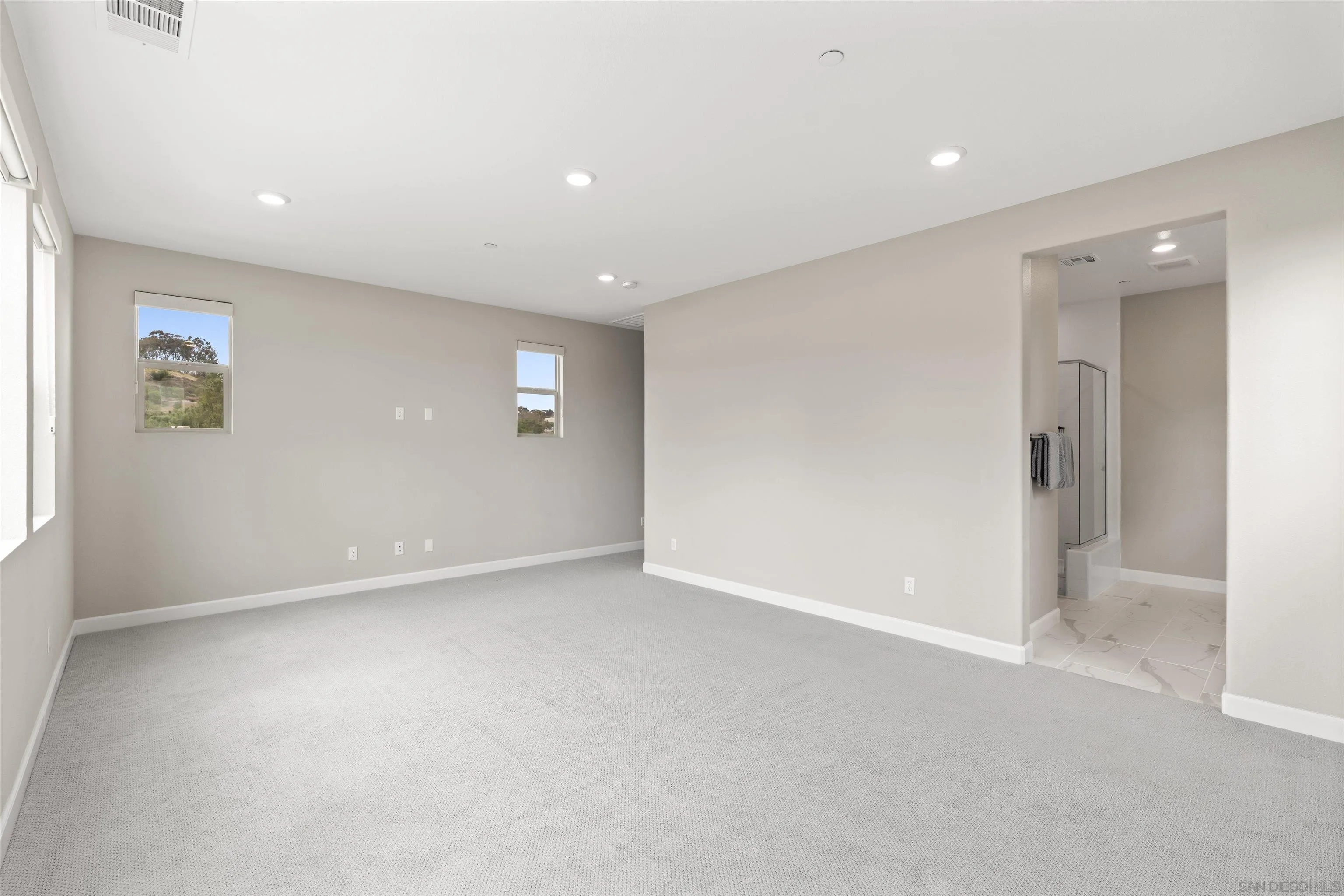 1187 Barry Pl