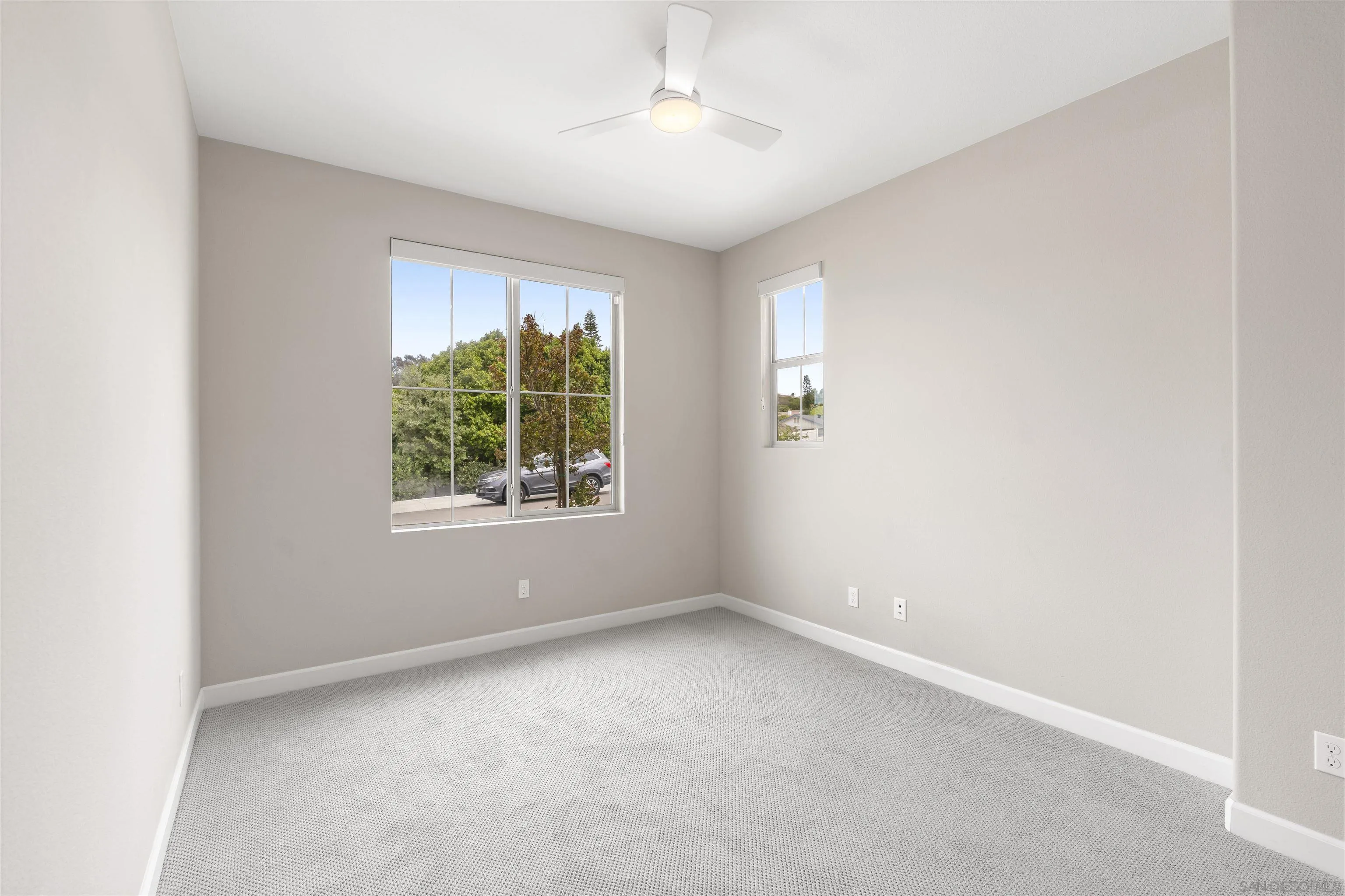 1187 Barry Pl