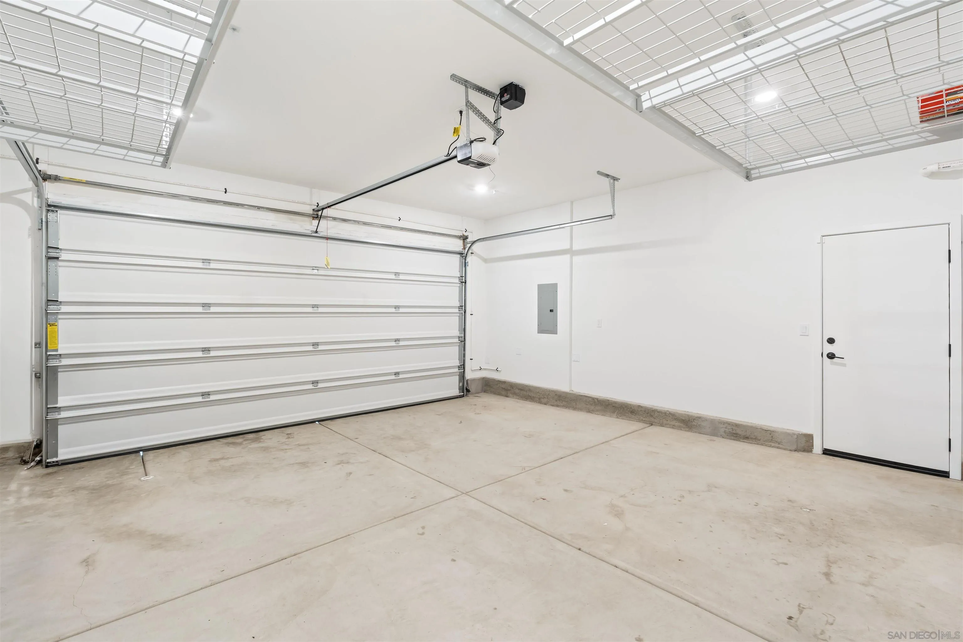 1187 Barry Pl