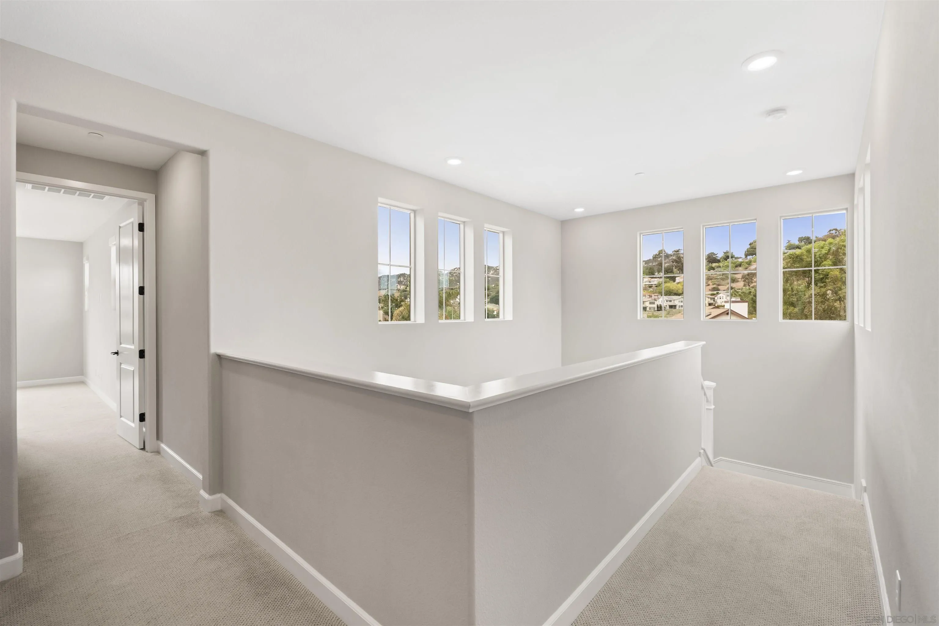 1187 Barry Pl