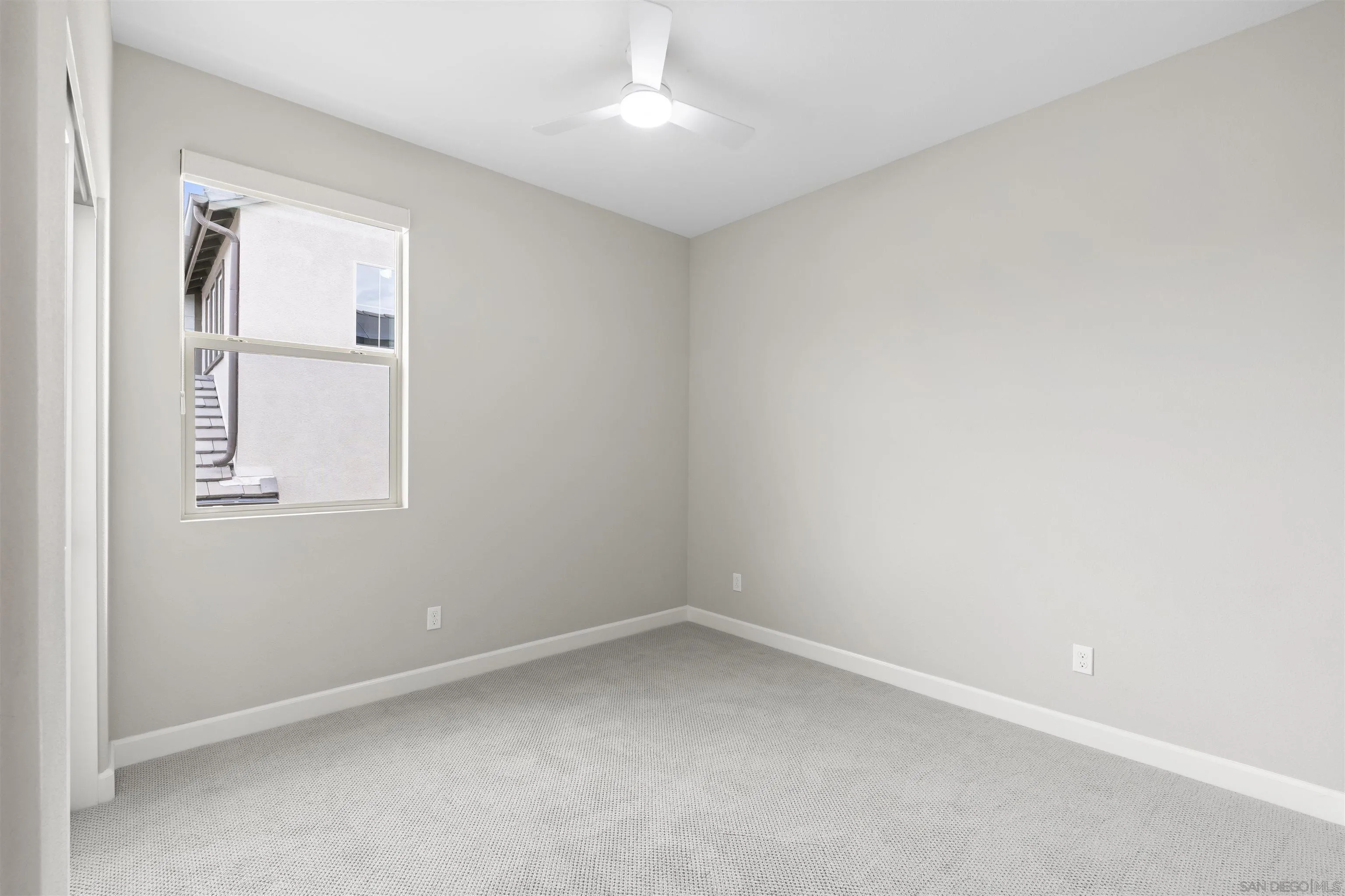 1187 Barry Pl