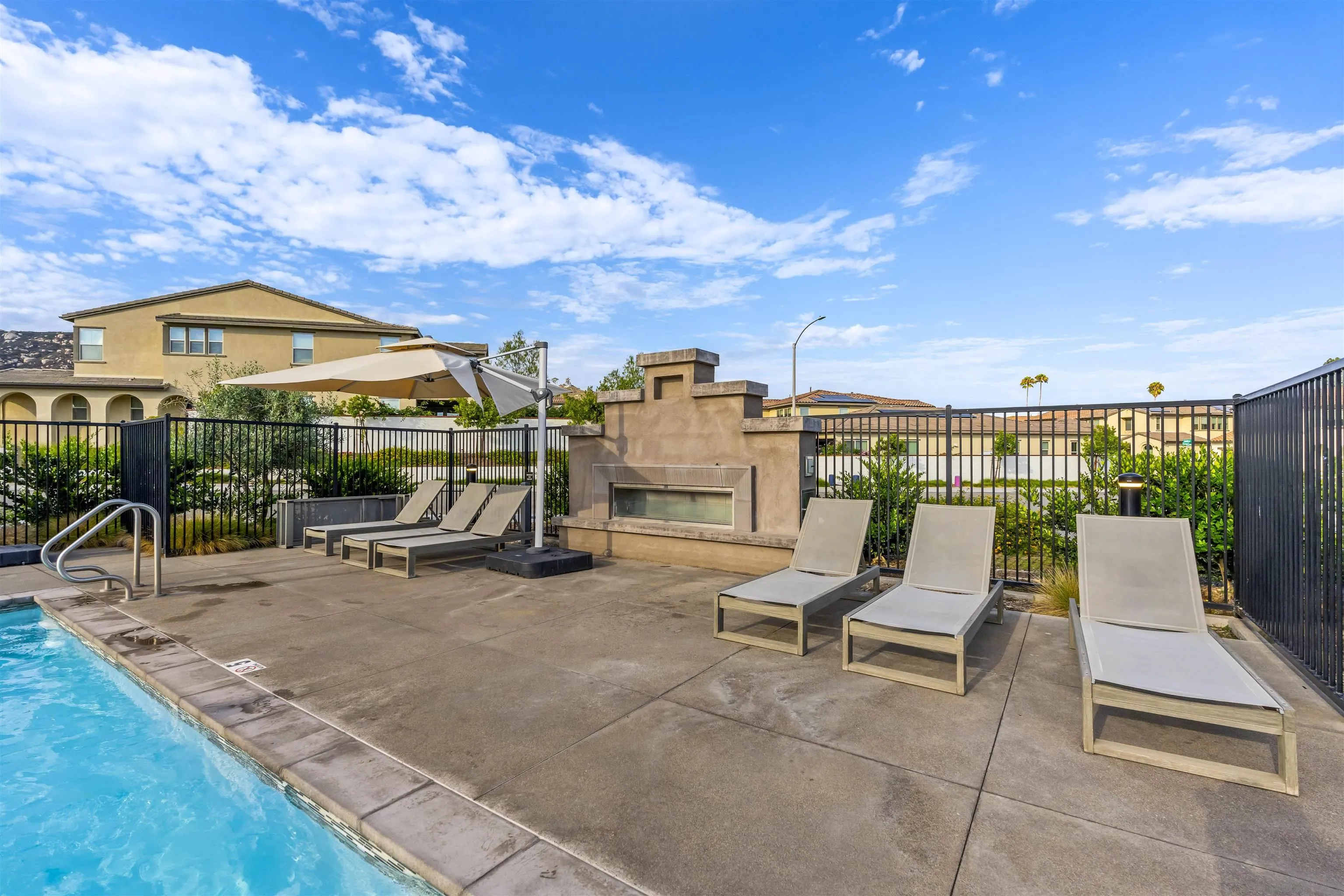 1187 Barry Pl