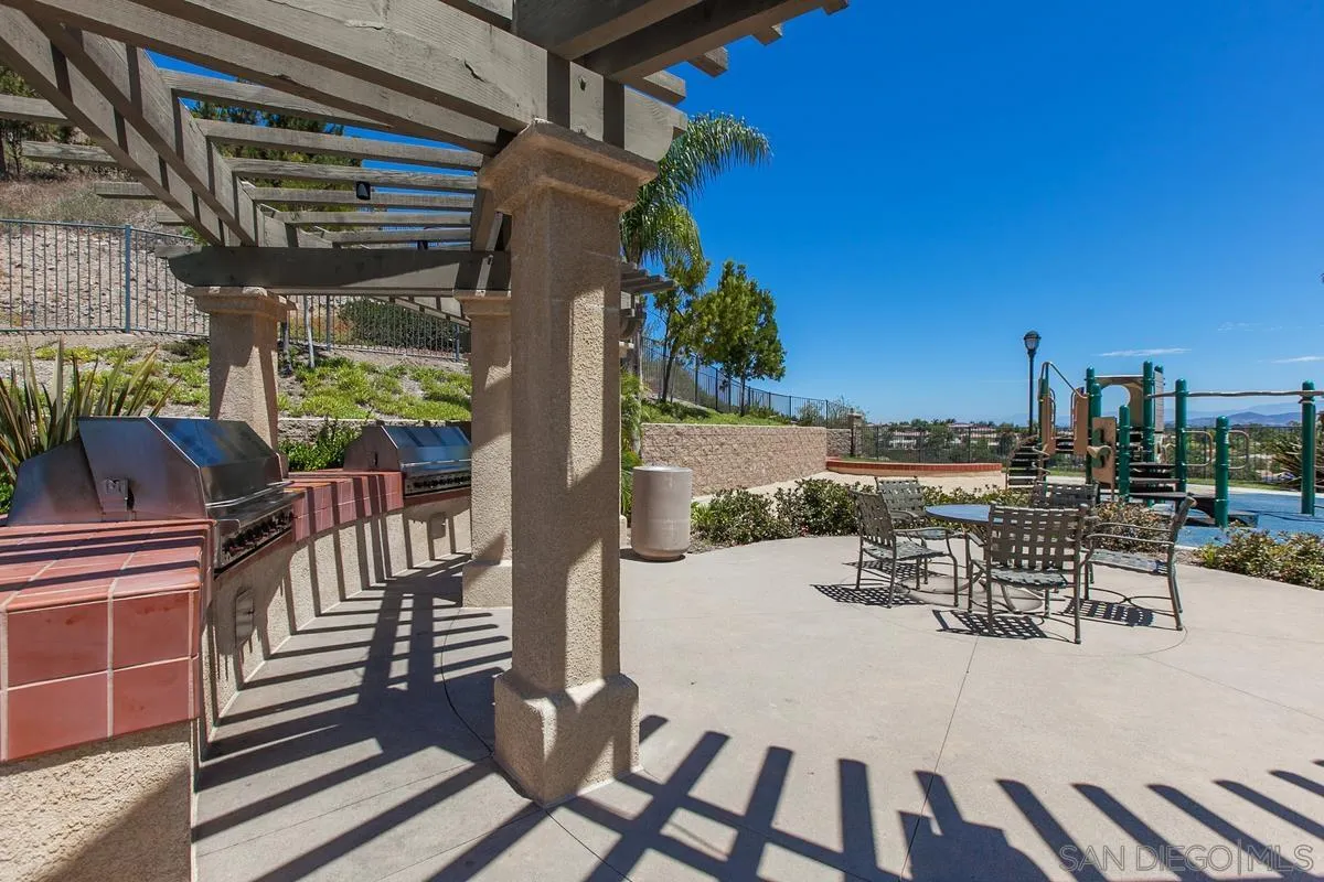 3683 Jetty Pt.