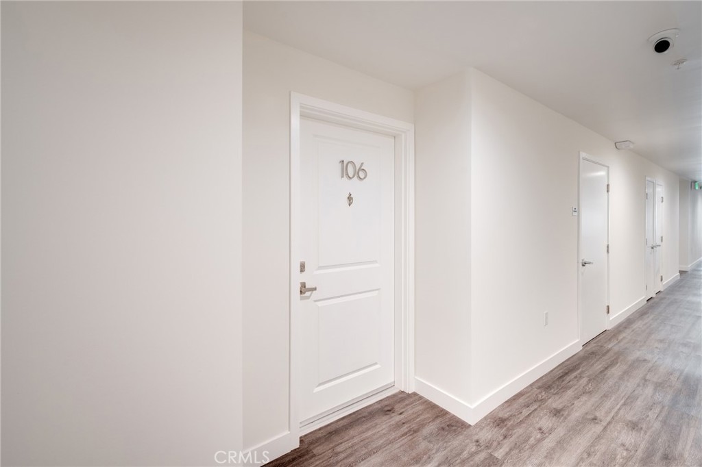 14526 Hartland Street Unit: 206